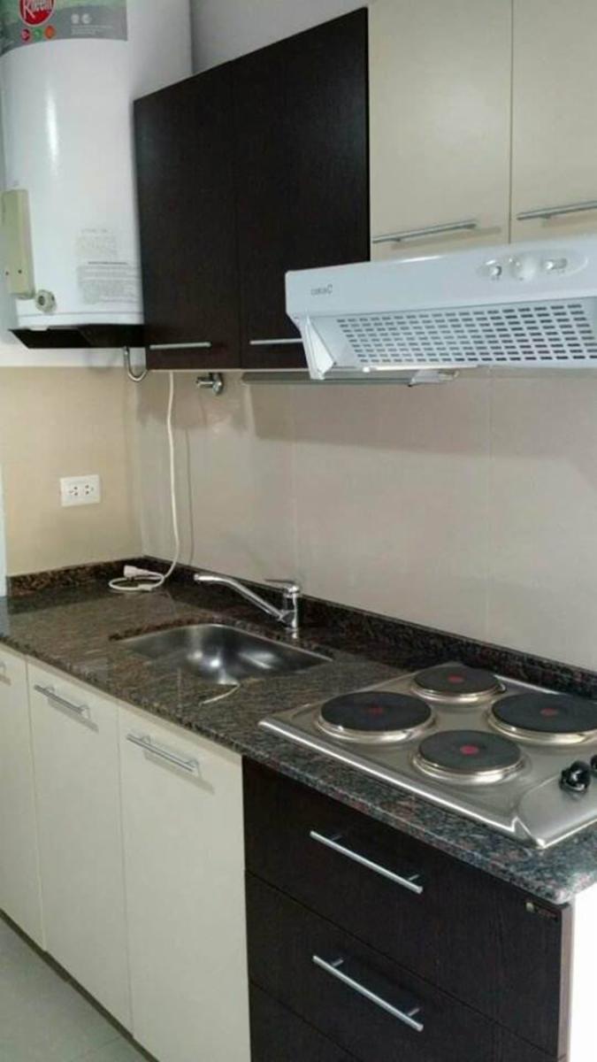 EXCELENTE MONOAMBIENTE RECICLADO A NUEVO A UNA CUADRA DE SARMIENTO — foto 2