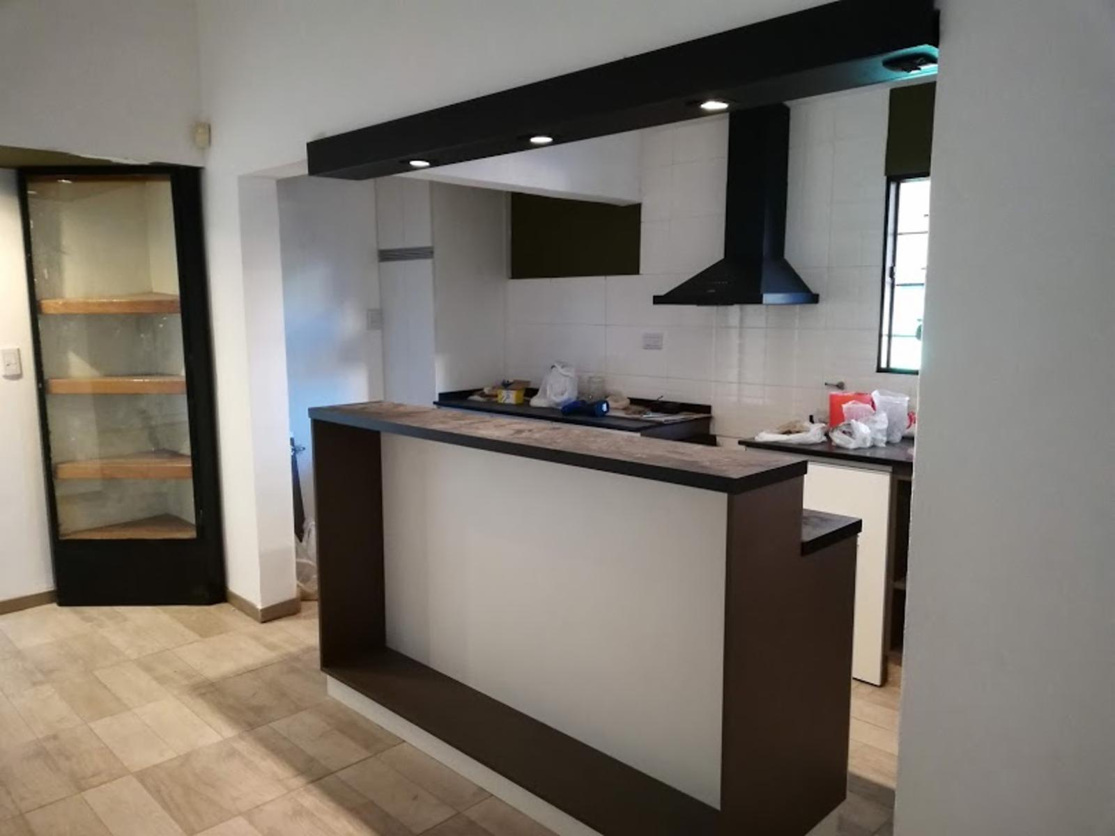 HERMOSA , AMPLIA Y CÓMODA PROPIEDAD EN VENTA EN UNO DE LOS MEJORES BARRIOS DE LA CIUDAD DE VILLA CARLOS PAZ