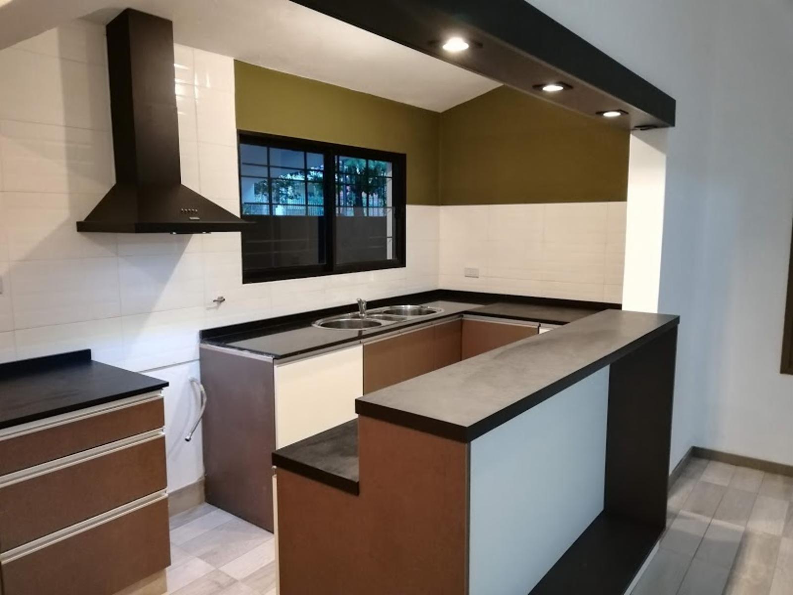 HERMOSA , AMPLIA Y CÓMODA PROPIEDAD EN VENTA EN UNO DE LOS MEJORES BARRIOS DE LA CIUDAD DE VILLA CARLOS PAZ — foto 14