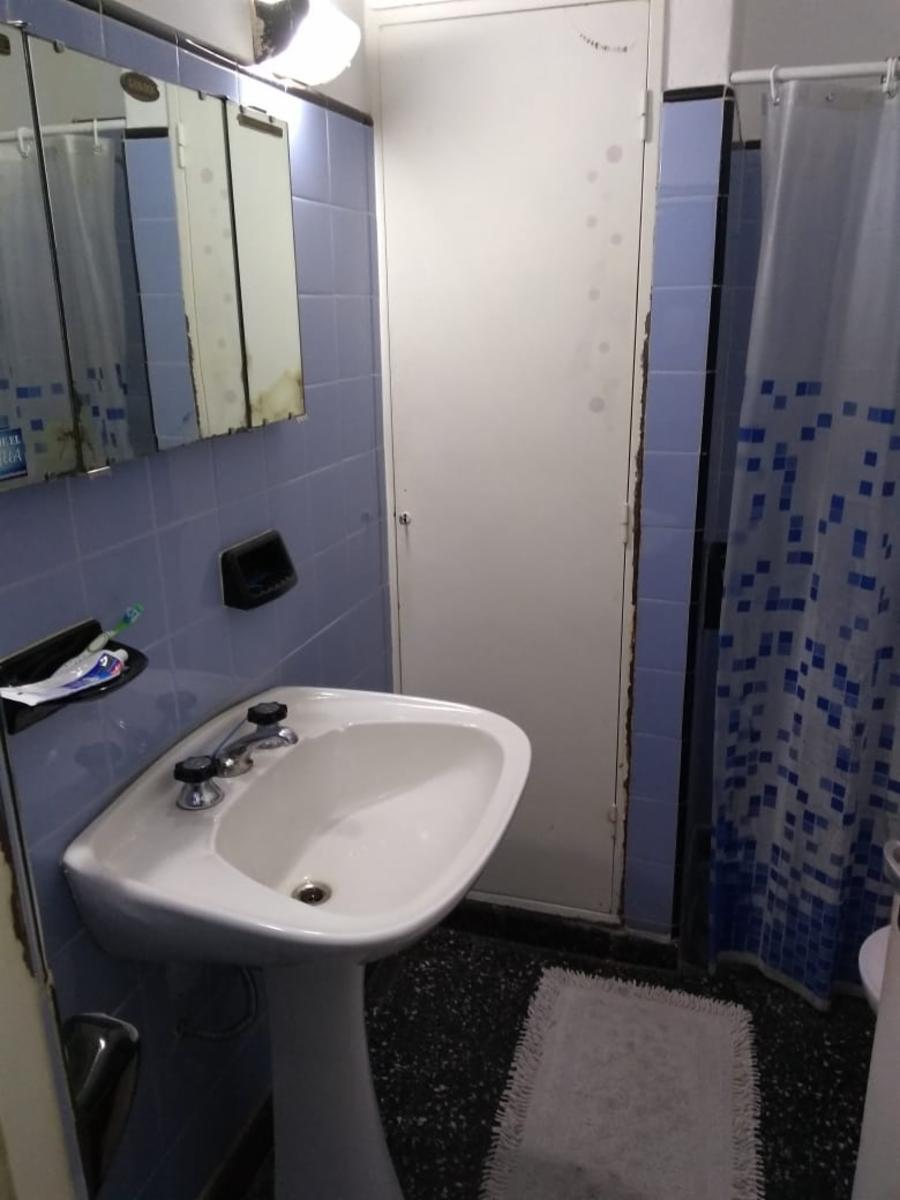 HERMOSO DEPARTAMENTO AL FRENTE SOBRE AV. SAN MARTIN CON BALCON CON VISTA TERRAZA DE 69 MTS. DOS DORMITORIOS — foto 6