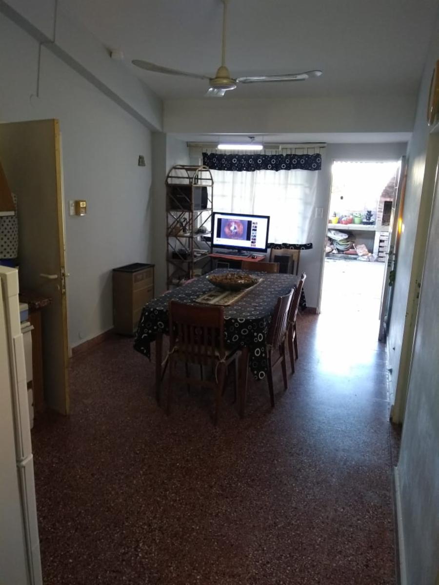 HERMOSO DEPARTAMENTO AL FRENTE SOBRE AV. SAN MARTIN CON BALCON CON VISTA TERRAZA DE 69 MTS. DOS DORMITORIOS — foto 12