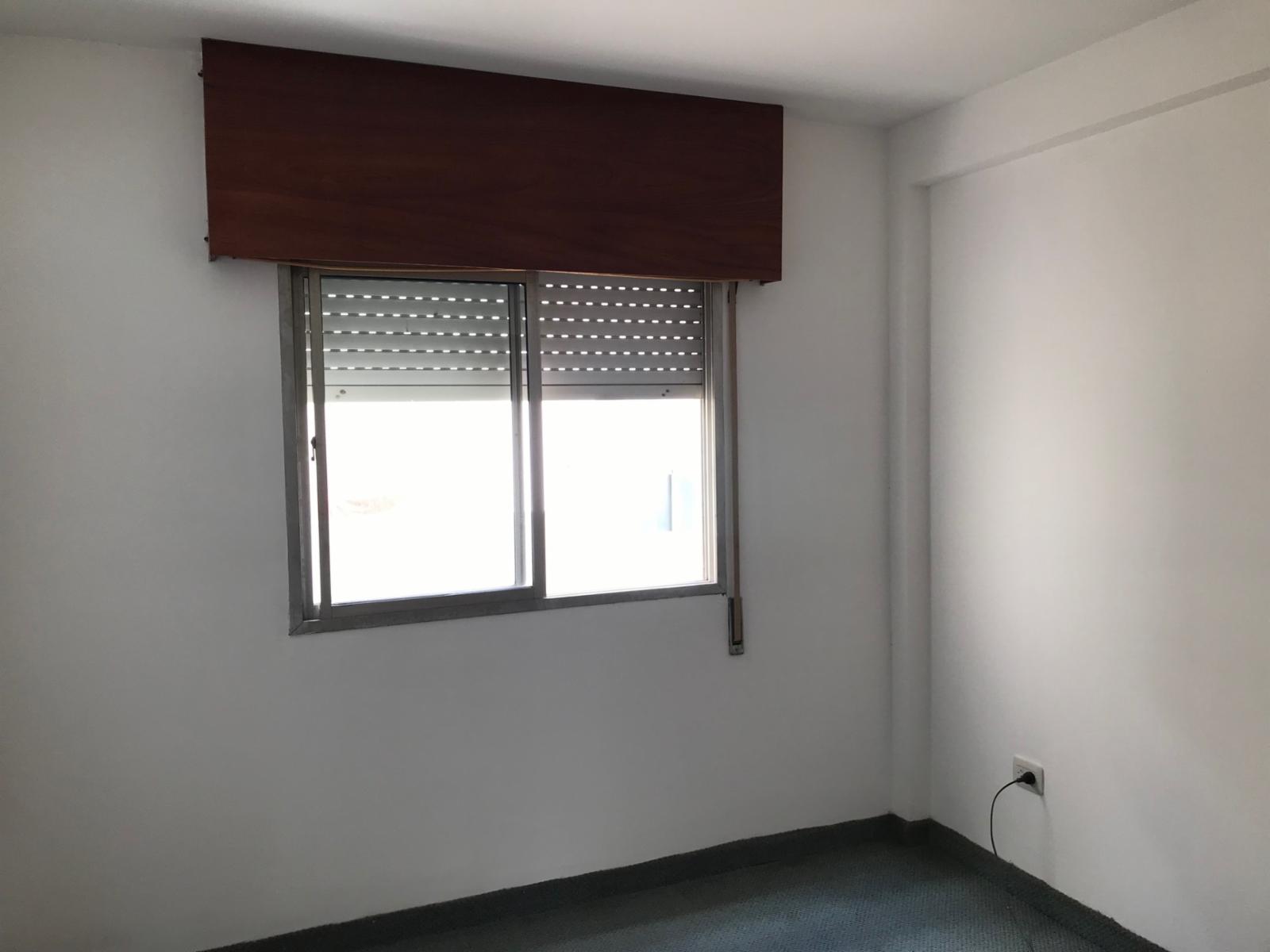 EXCELENTE DEPARTAMENTO A UNA CUADRA DEL PUENTE CENTRAL DE CARLOS PAZ DOS DORMITORIOS CON COCHERA IMPECABLE — foto 9