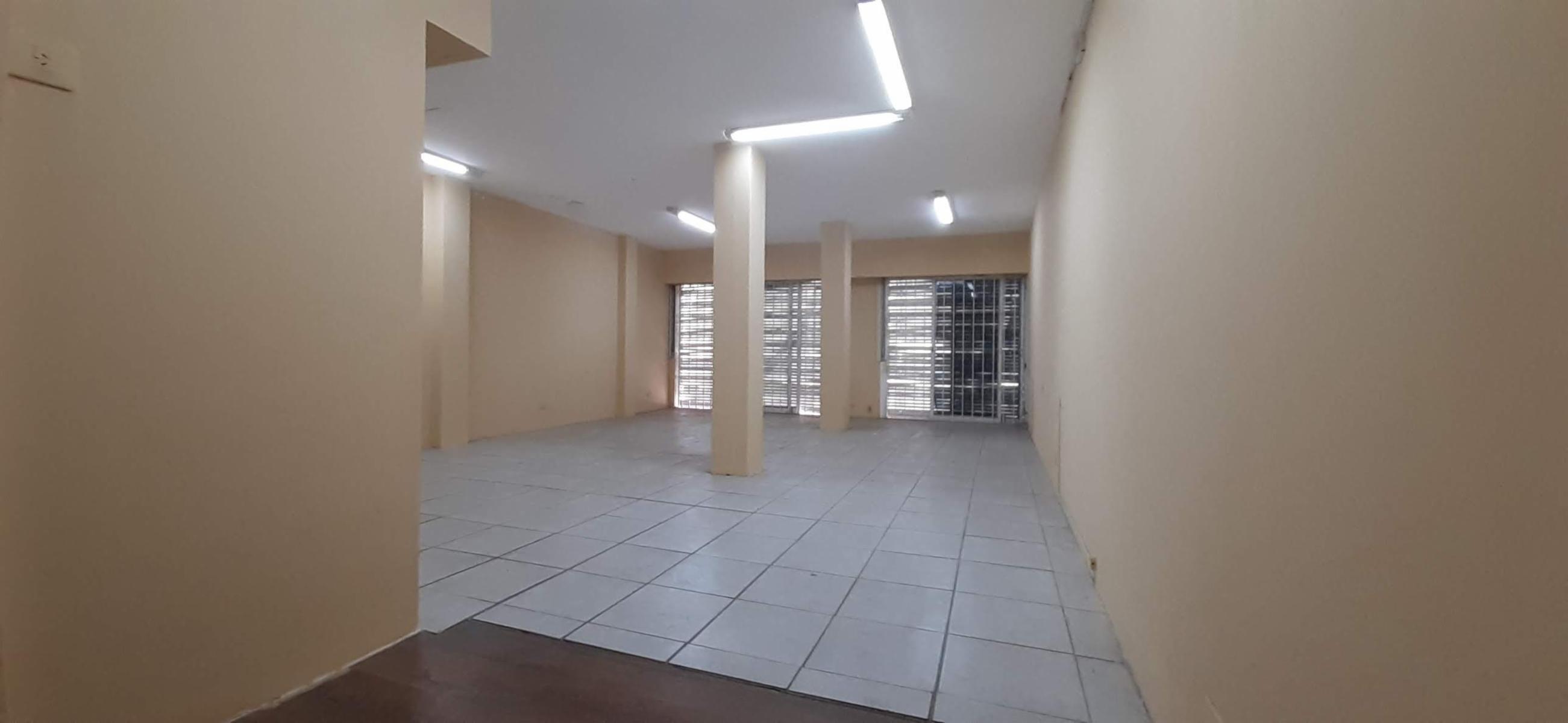 HERMOSA OFICINA CENTRICA EN VENTA - 1