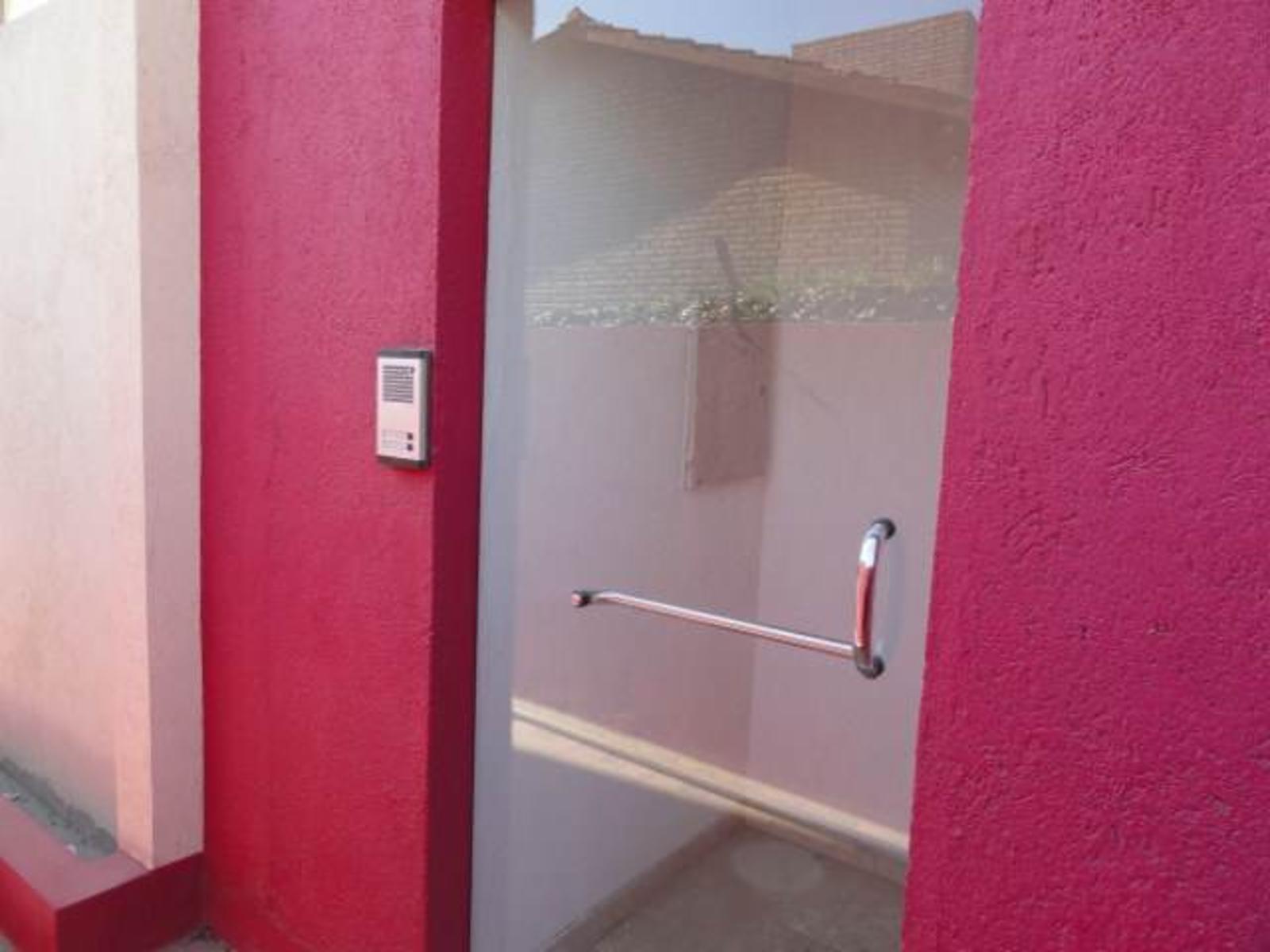 DEPARTAMENTO CON EXCELENTE UBICACIÓN ZONA RESIDENCIAL — foto 7