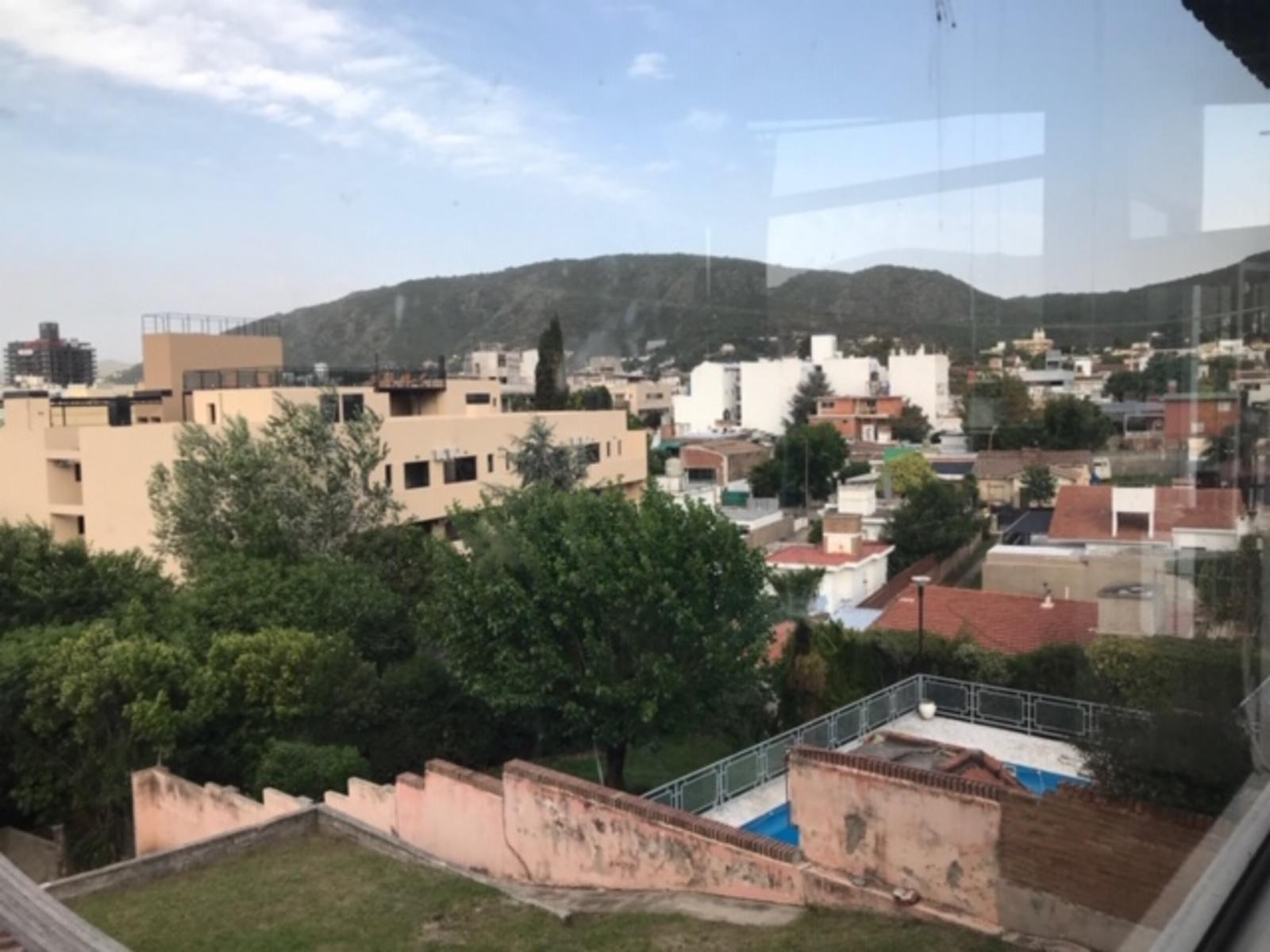 HERMOSA PROPIEDAD EN VENTA BARRIO LOS MANANTIALES ESPECTACULAR VISTA — foto 15
