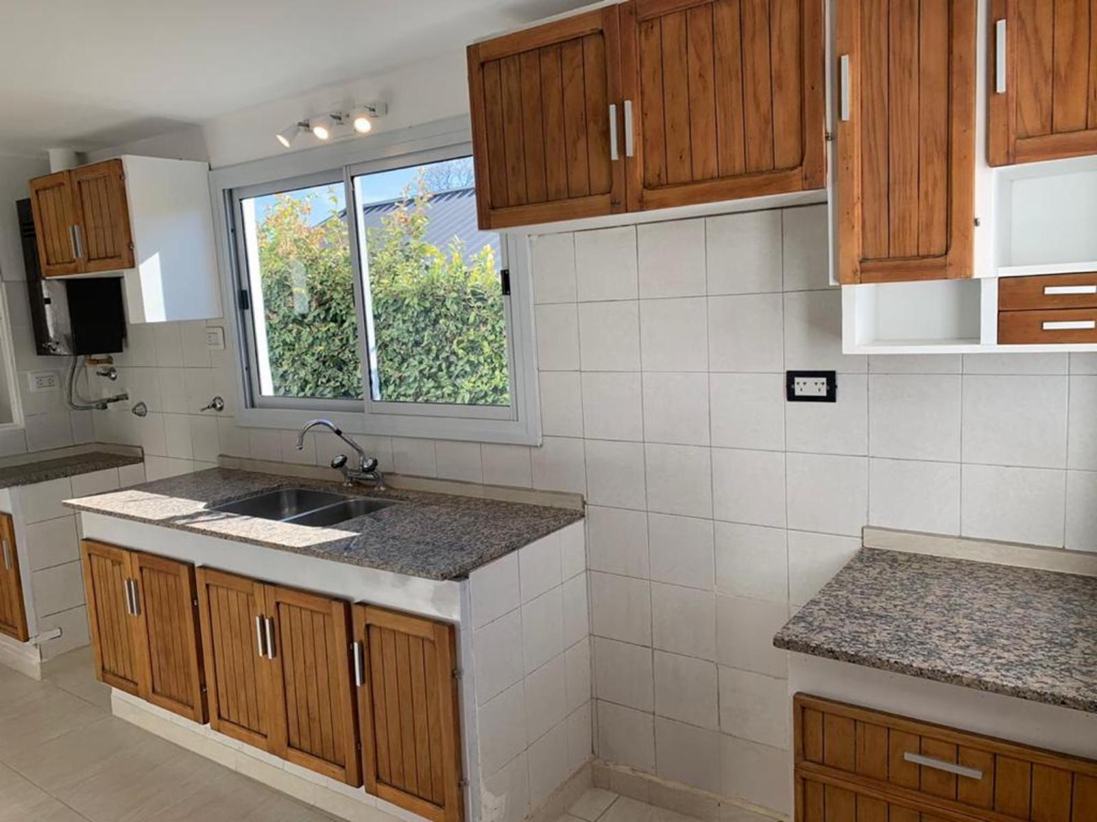 hermosa casa barrio los manantiales — foto 6