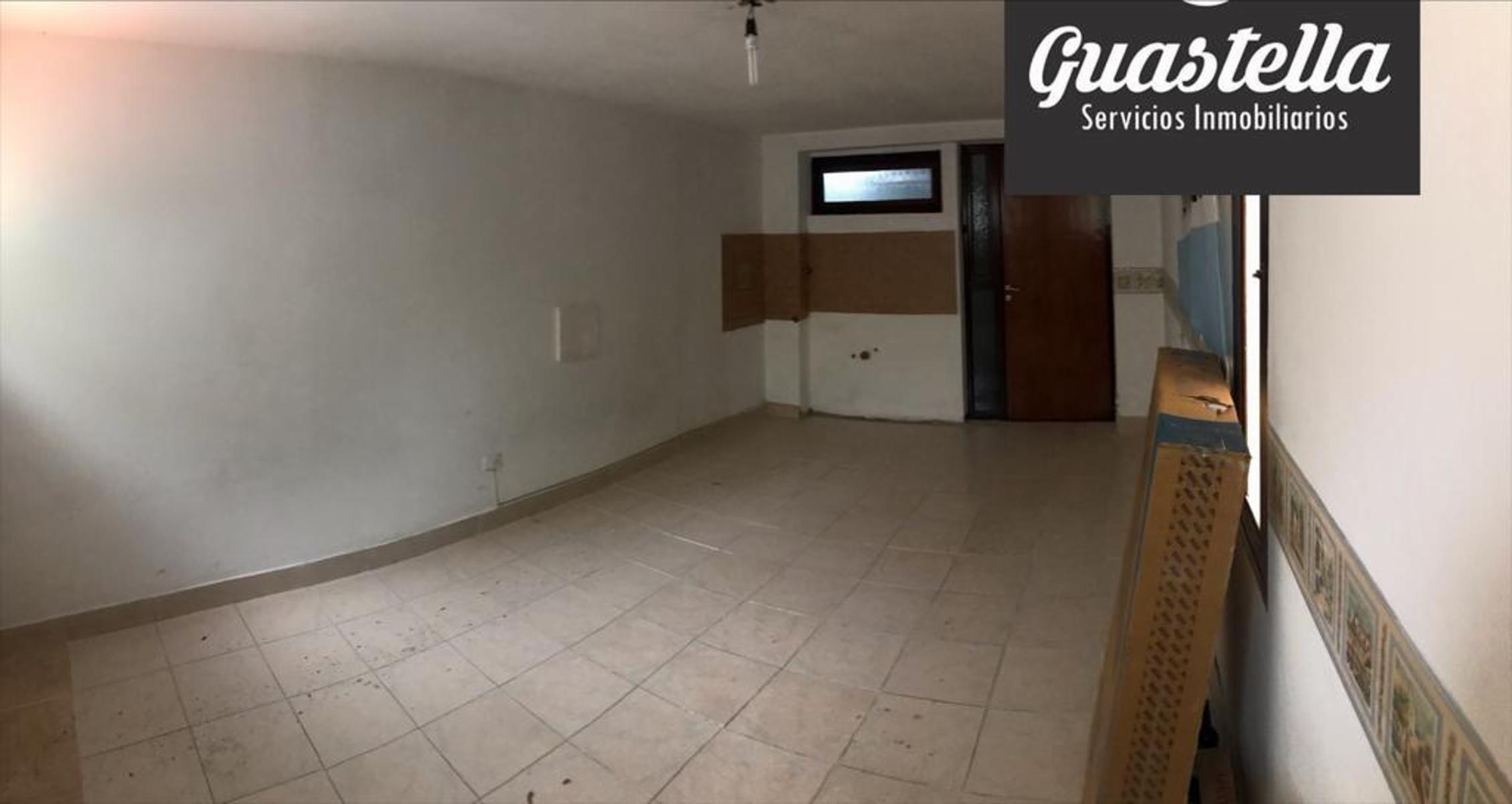 VENTA CASA CENTRICA DE TRES DORMITORIOS