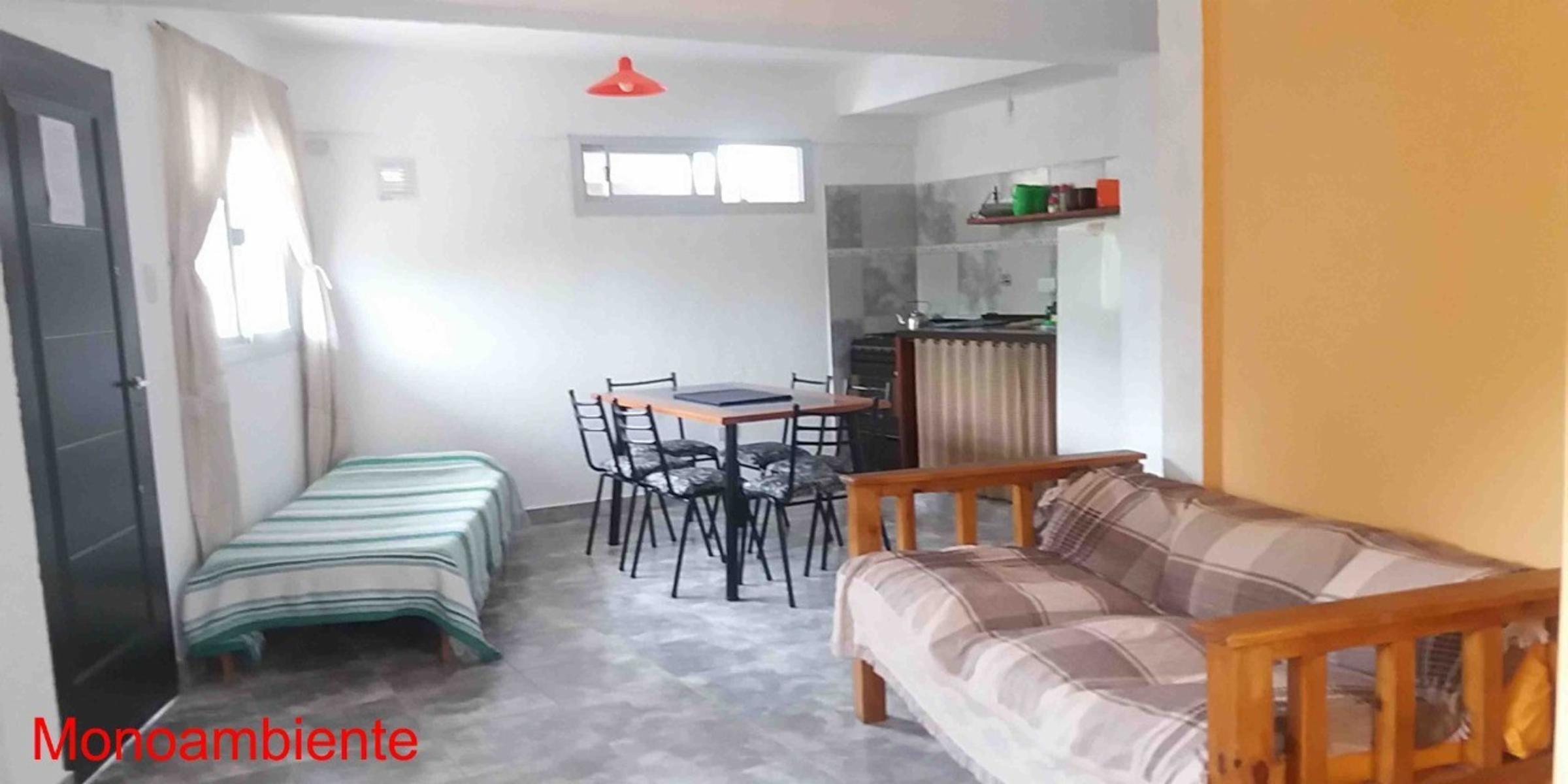 CASA TRES DORMITORIOS, DOS BAÑOS , COCINA COMEDOR , LIVING , PARQUE , CENTRICA — foto 2