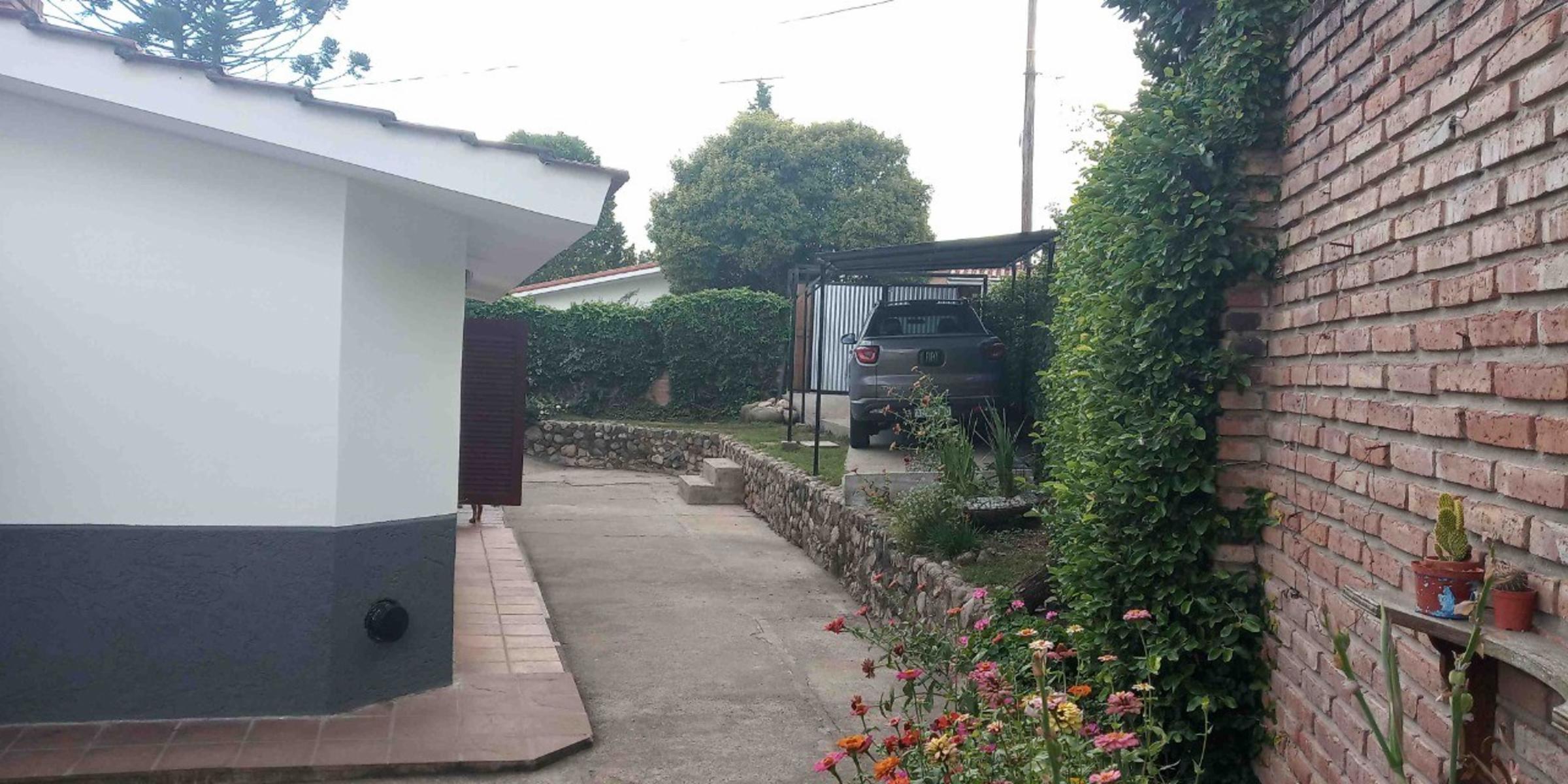 CASA TRES DORMITORIOS, DOS BAÑOS , COCINA COMEDOR , LIVING , PARQUE , CENTRICA — foto 6