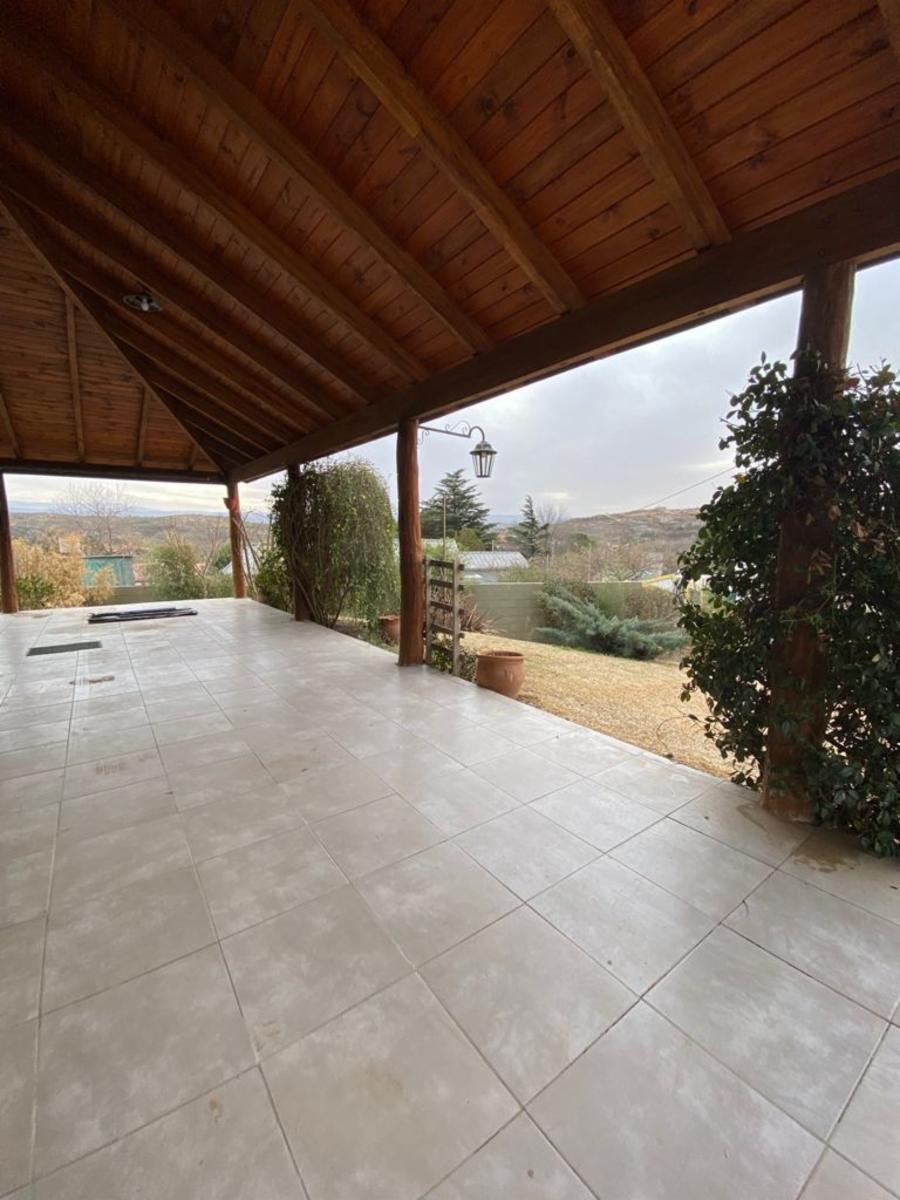 CASA DOS DORMITORIOS , MODERNA, PATIO GRANDE, PILETA — foto 3