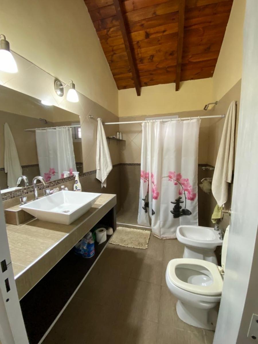 CASA DOS DORMITORIOS , MODERNA, PATIO GRANDE, PILETA — foto 12