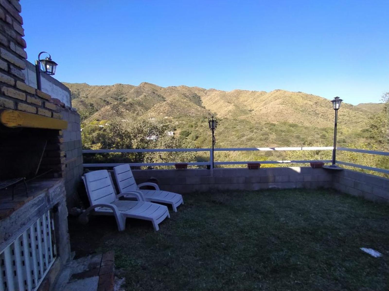 CASA DE TRES DORMITORIOS , CON VISTA AL LAGO, PILETA, GRAN PATIO — foto 2