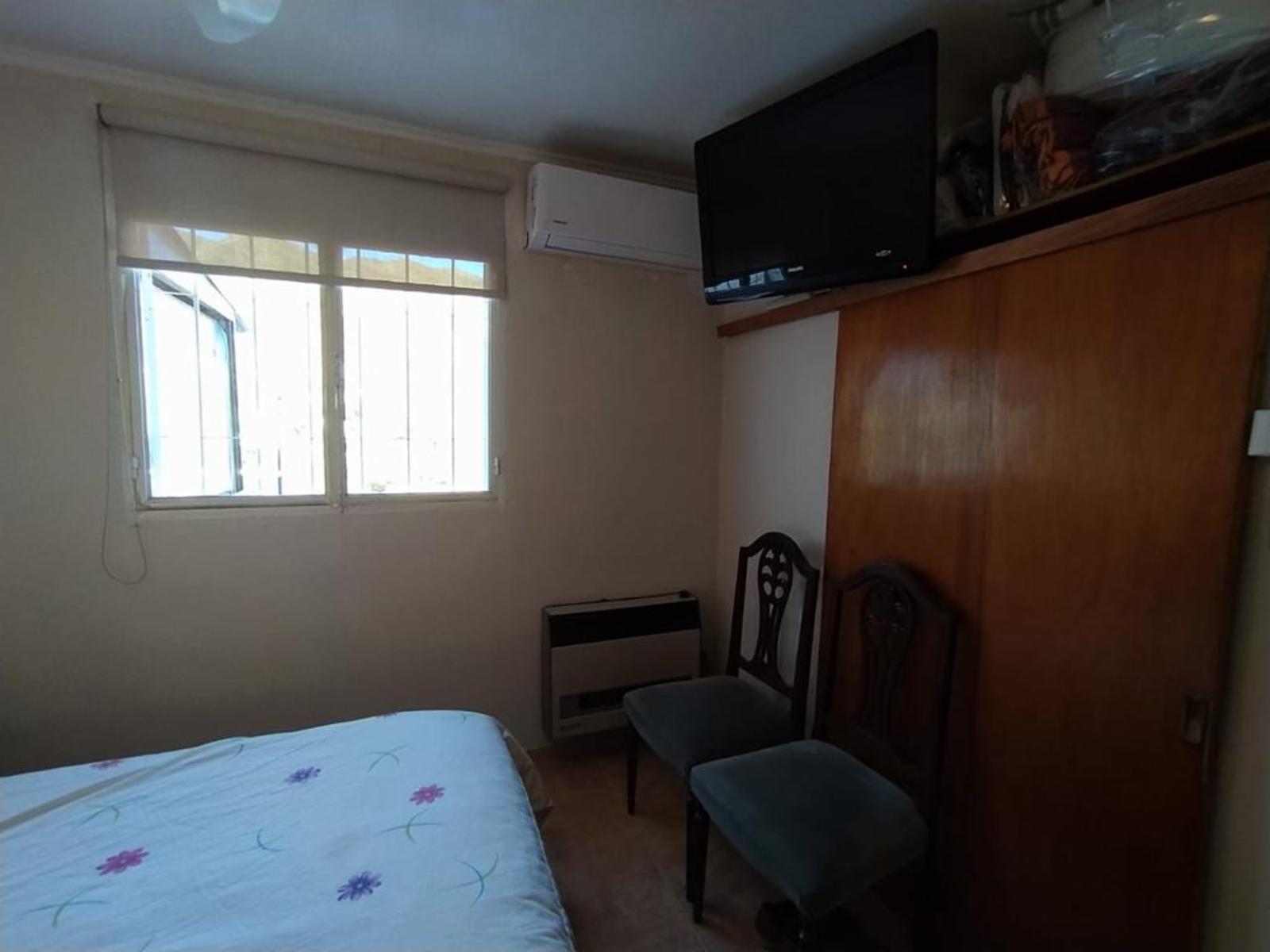 CASA DE TRES DORMITORIOS , CON VISTA AL LAGO, PILETA, GRAN PATIO — foto 5