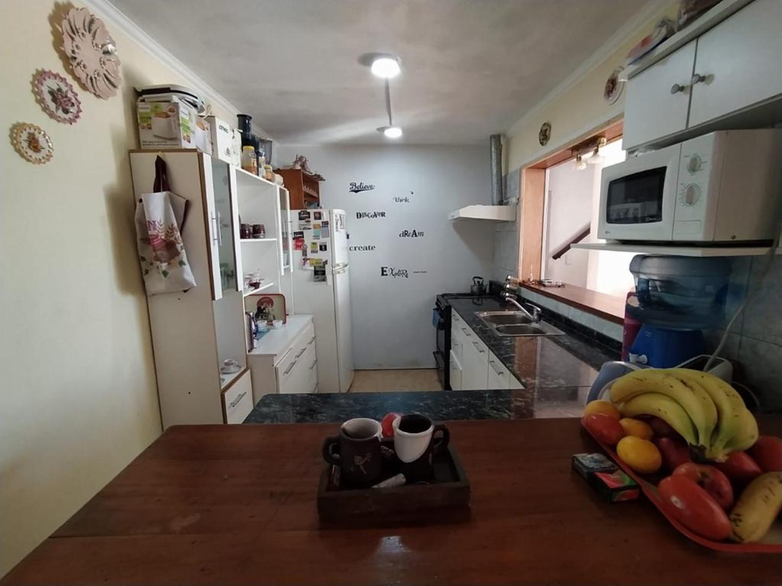 CASA DE TRES DORMITORIOS , CON VISTA AL LAGO, PILETA, GRAN PATIO — foto 11
