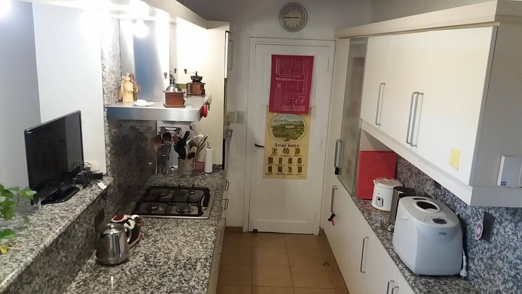 HERMOSA CASA EN VILLA DEL LAGO DE CUATRO DORMITORIOS, TRES BAÑOS ,PILETA , GRAN PARQUE — foto 4