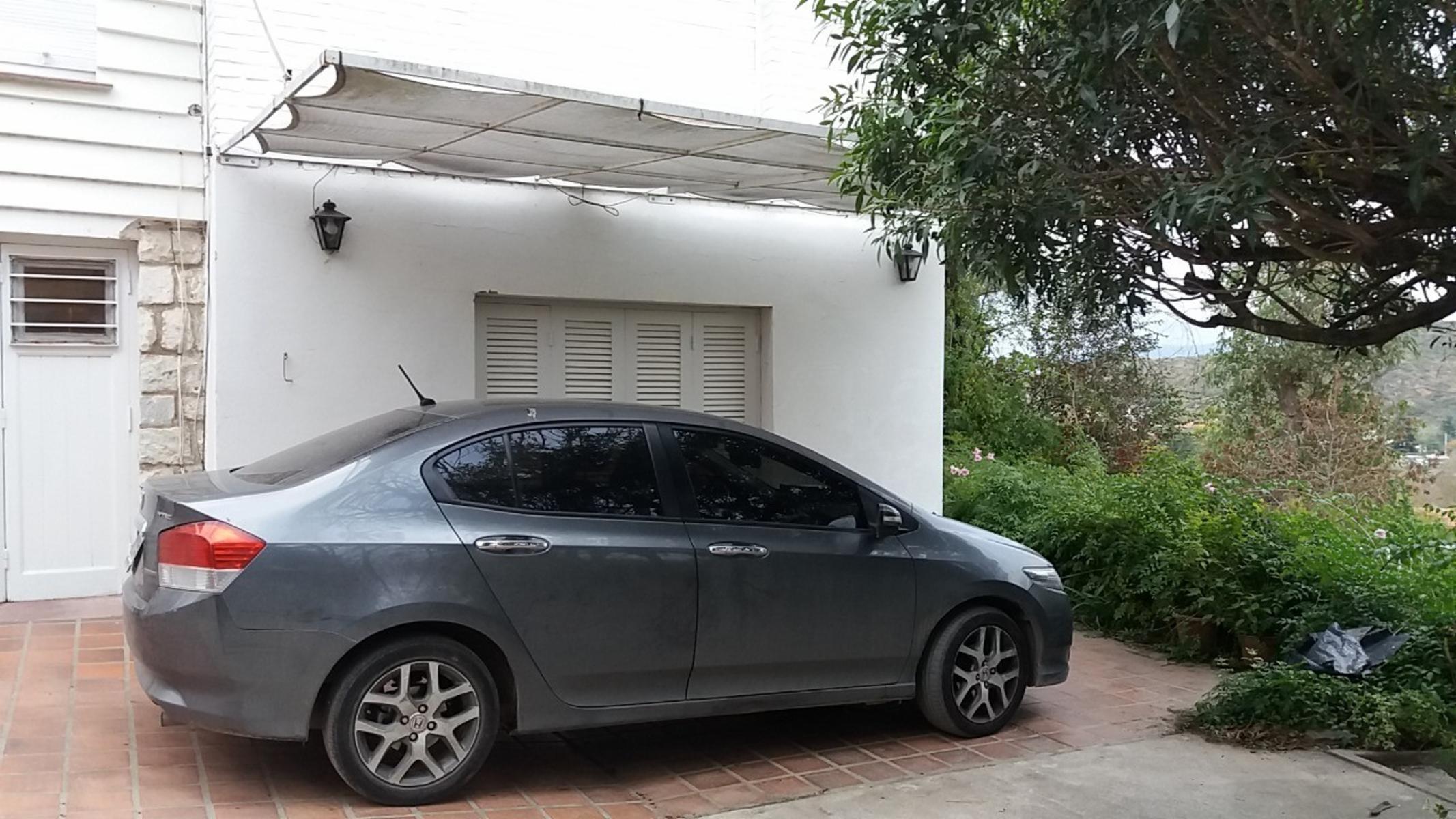 HERMOSA CASA EN VILLA DEL LAGO DE CUATRO DORMITORIOS, TRES BAÑOS ,PILETA , GRAN PARQUE — foto 7