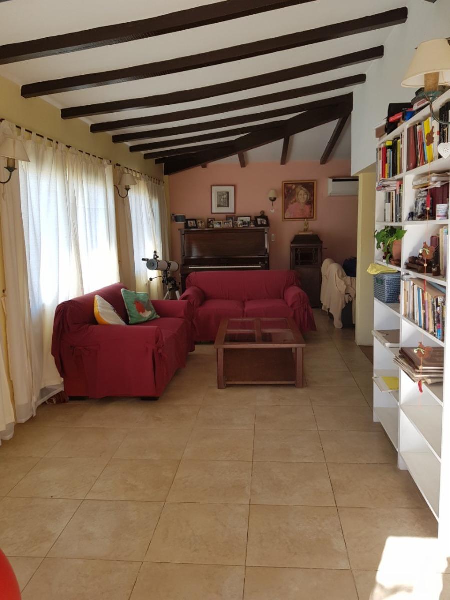 HERMOSA CASA EN VILLA DEL LAGO DE CUATRO DORMITORIOS, TRES BAÑOS ,PILETA , GRAN PARQUE — foto 9