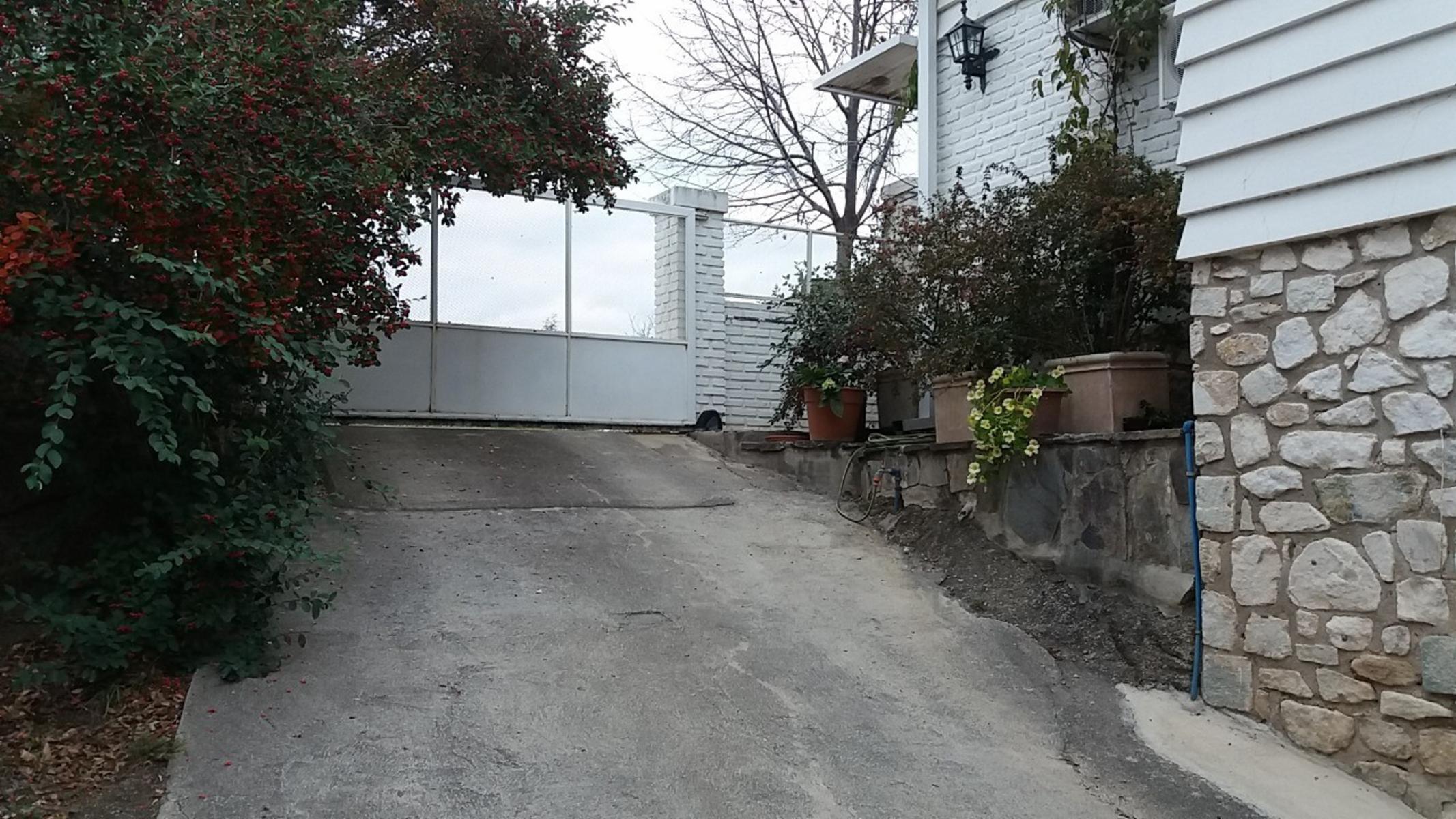HERMOSA CASA EN VILLA DEL LAGO DE CUATRO DORMITORIOS, TRES BAÑOS ,PILETA , GRAN PARQUE — foto 11