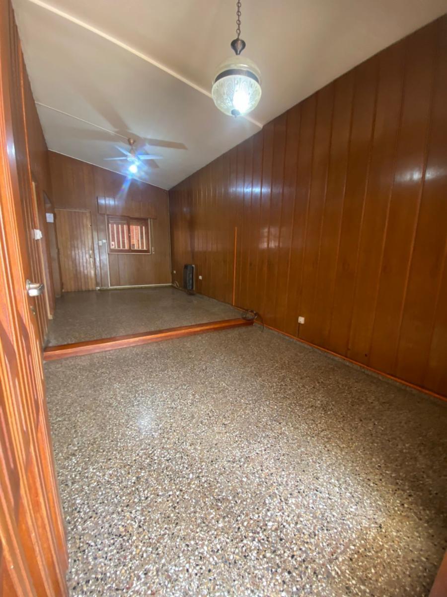 HERMOSA CASA EN PH CENTRICA . TODOS LOS SERVICIOS . DOS DORMITORIOS DOS BAÑOS — foto 2