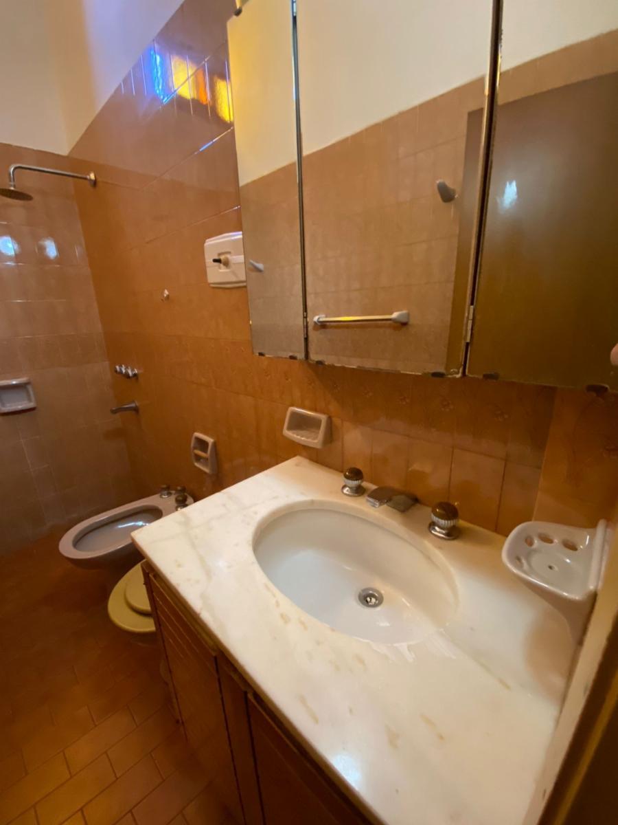 HERMOSA CASA EN PH CENTRICA . TODOS LOS SERVICIOS . DOS DORMITORIOS DOS BAÑOS — foto 5