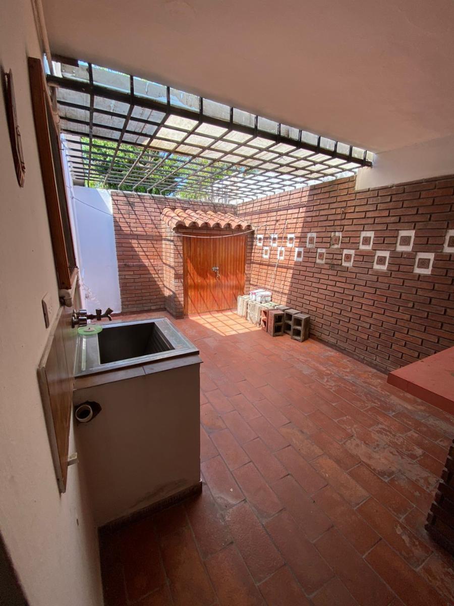 HERMOSA CASA EN PH CENTRICA . TODOS LOS SERVICIOS . DOS DORMITORIOS DOS BAÑOS — foto 10
