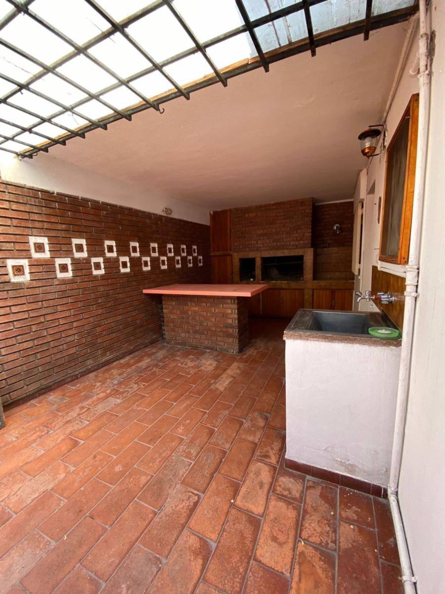 HERMOSA CASA EN PH CENTRICA . TODOS LOS SERVICIOS . DOS DORMITORIOS DOS BAÑOS — foto 12