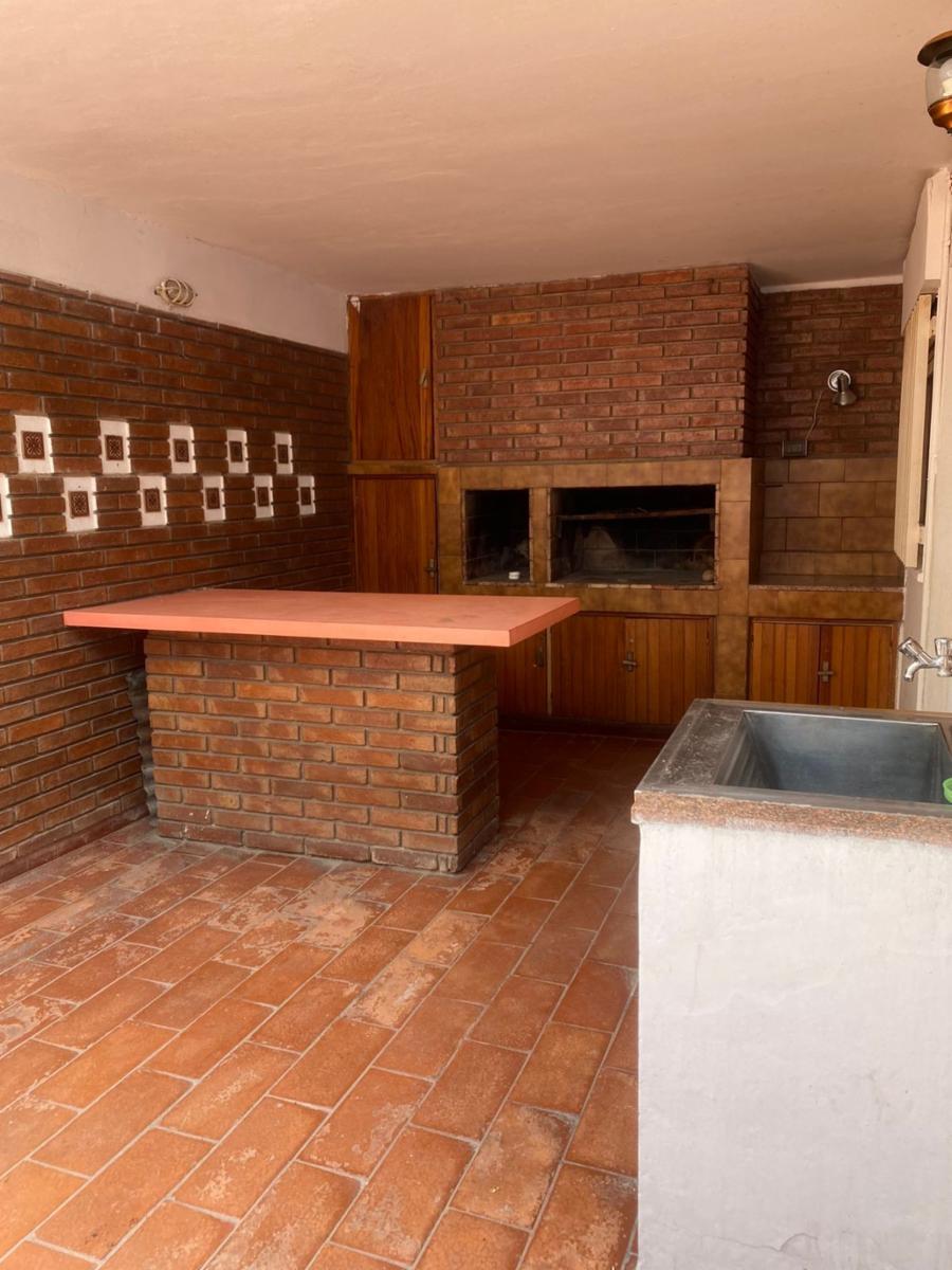 HERMOSA CASA EN PH CENTRICA . TODOS LOS SERVICIOS . DOS DORMITORIOS DOS BAÑOS — foto 14