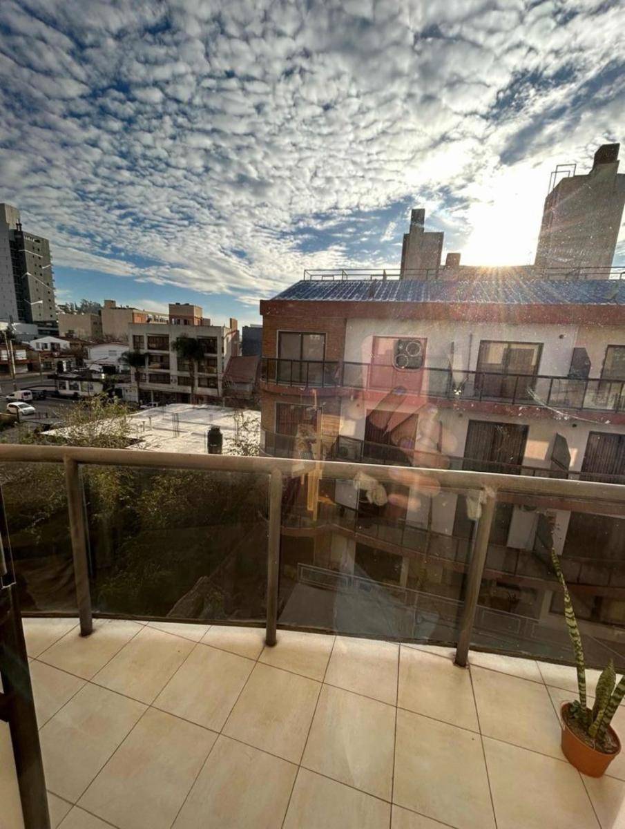 Dep'artamento en alquiler a una cuadra del centro — foto 3
