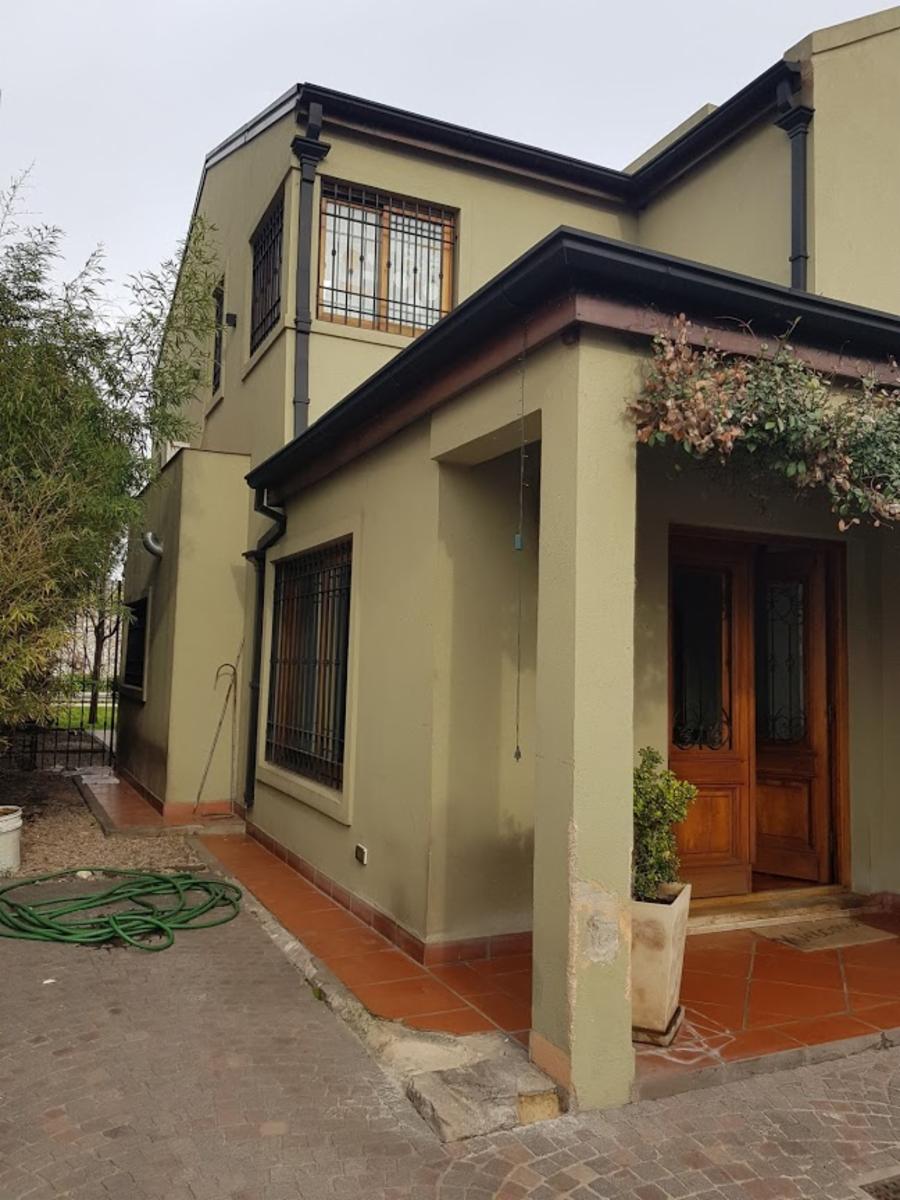 PROPIEDAD DE 4 AMBIENTES EN HURLIGHAM
