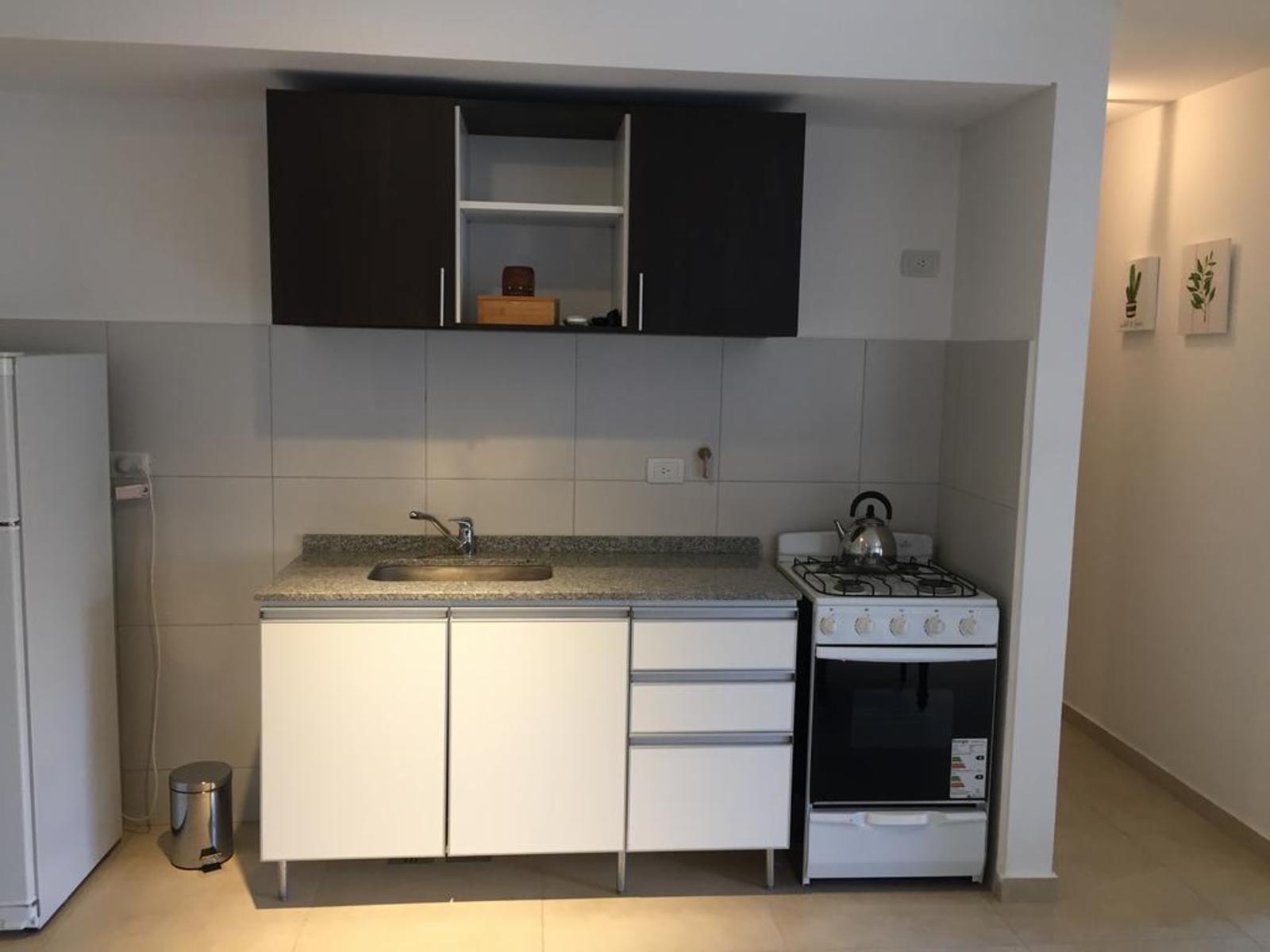 Excelente departamento amoblado - 1 dormitorio con balcon a pocas cuadras del Centro — foto 3