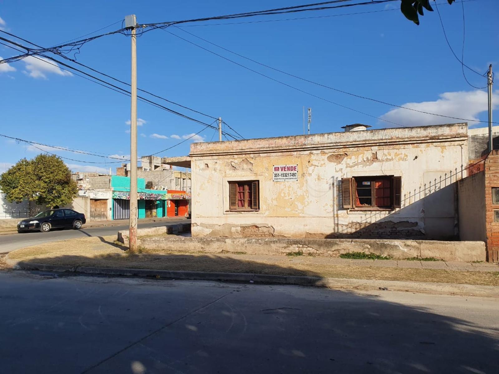 VENDO CASA A RECICLAR APTO LOCALES - Entre Av. Ohiggins y José Javier Diaz