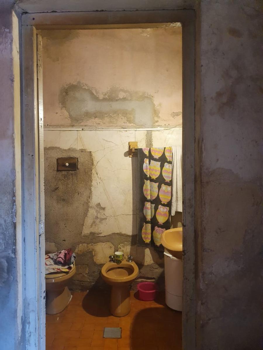 VENDO CASA A RECICLAR APTO LOCALES - Entre Av. Ohiggins y José Javier Diaz — foto 5