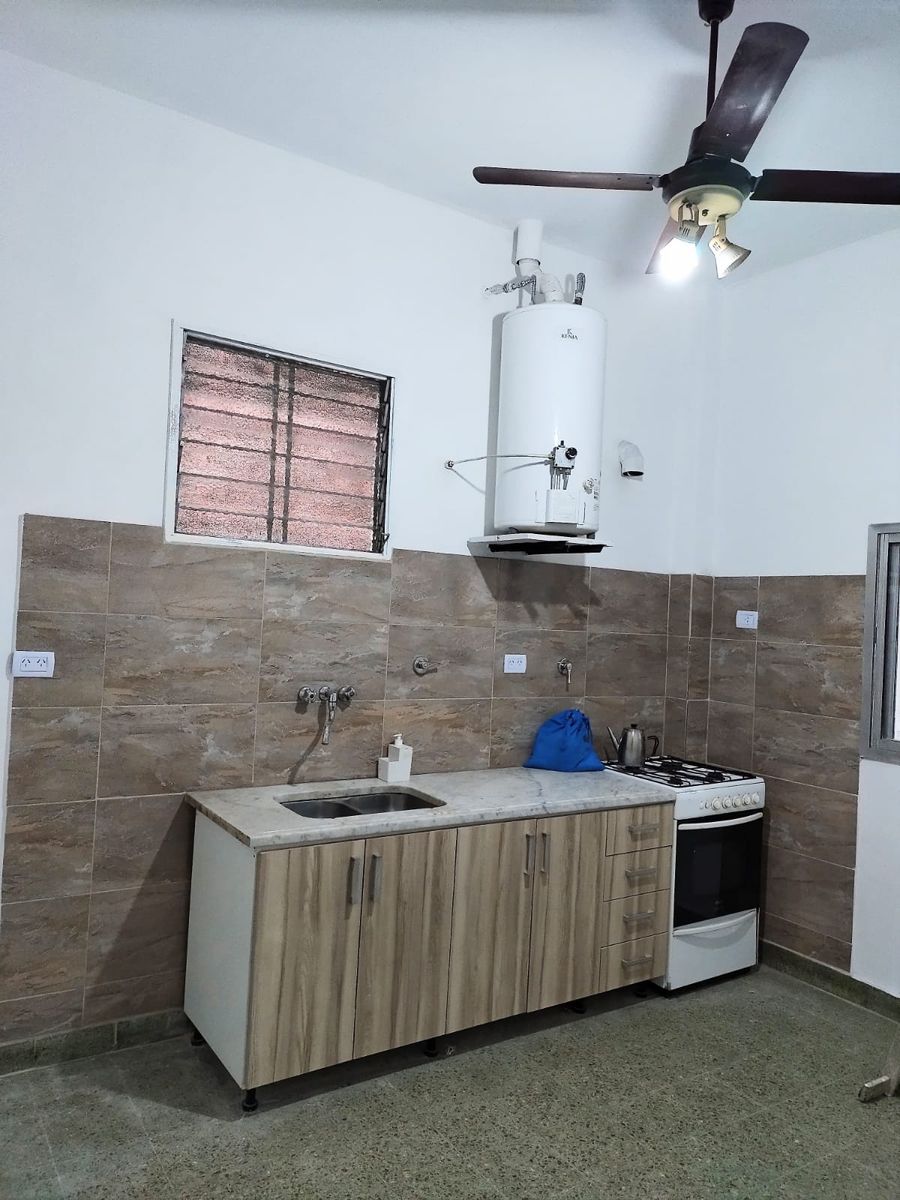 DEPARTAMENTO TIPO CASA DE 2 AMB. Y MEDIO EN ALDO BONZI — foto 2