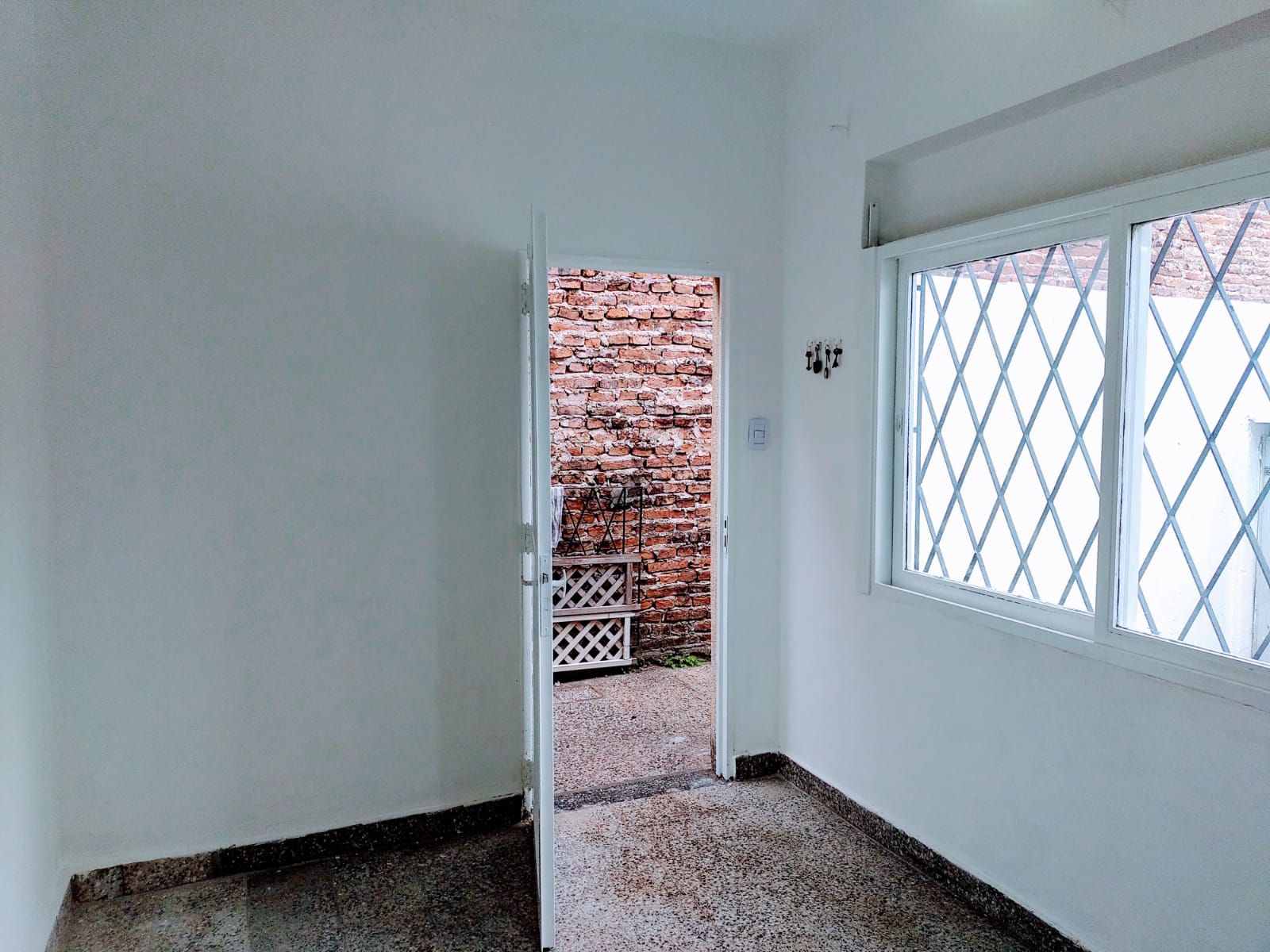DEPARTAMENTO TIPO CASA DE 2 AMB. Y MEDIO EN ALDO BONZI — foto 5