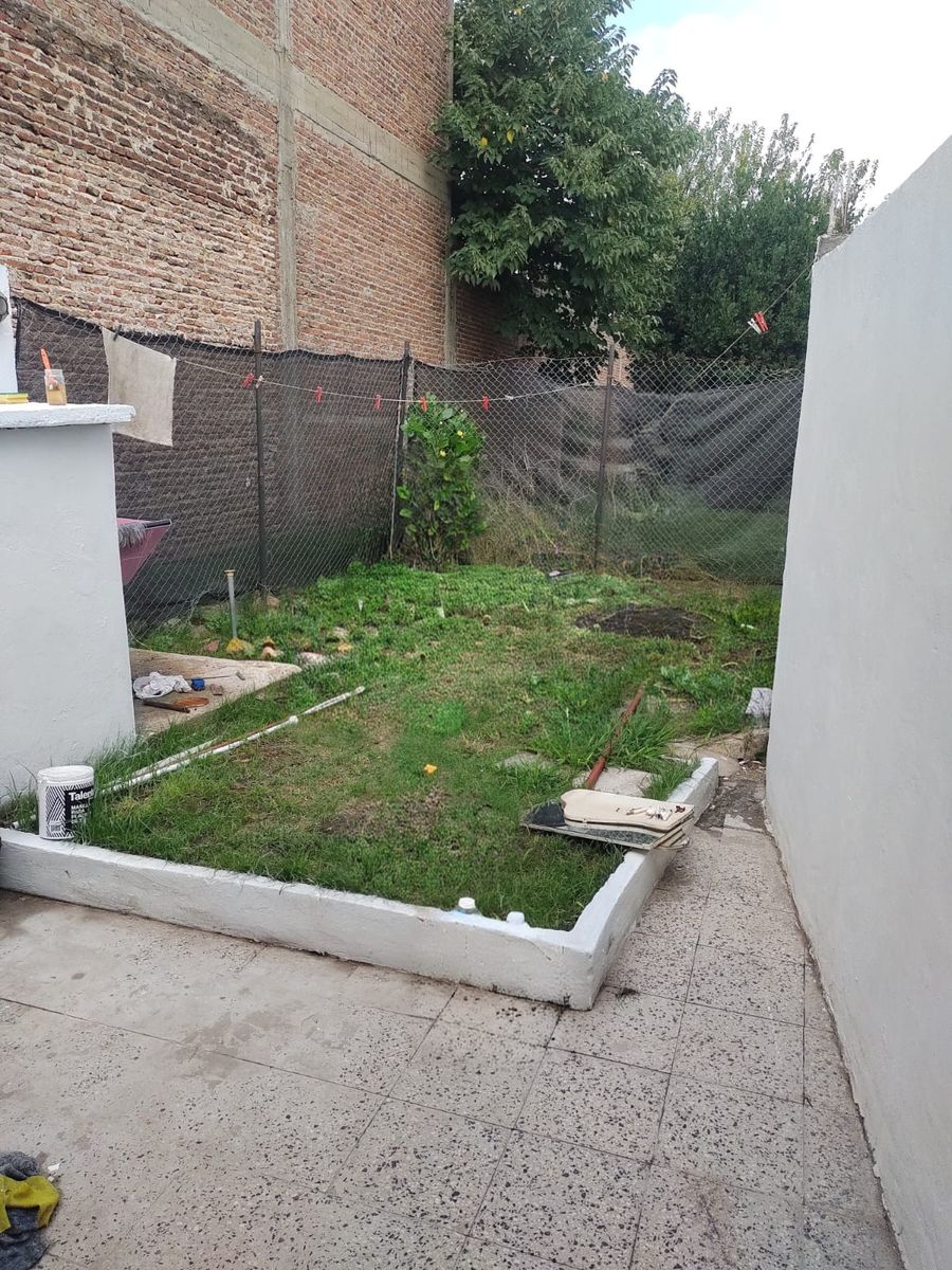 DEPARTAMENTO TIPO CASA DE 2 AMB. Y MEDIO EN ALDO BONZI — foto 11