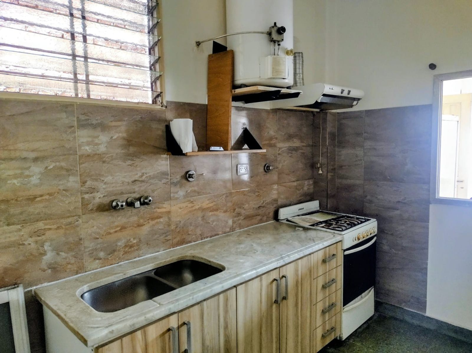 DEPARTAMENTO TIPO CASA DE 2 AMB. Y MEDIO EN ALDO BONZI — foto 13