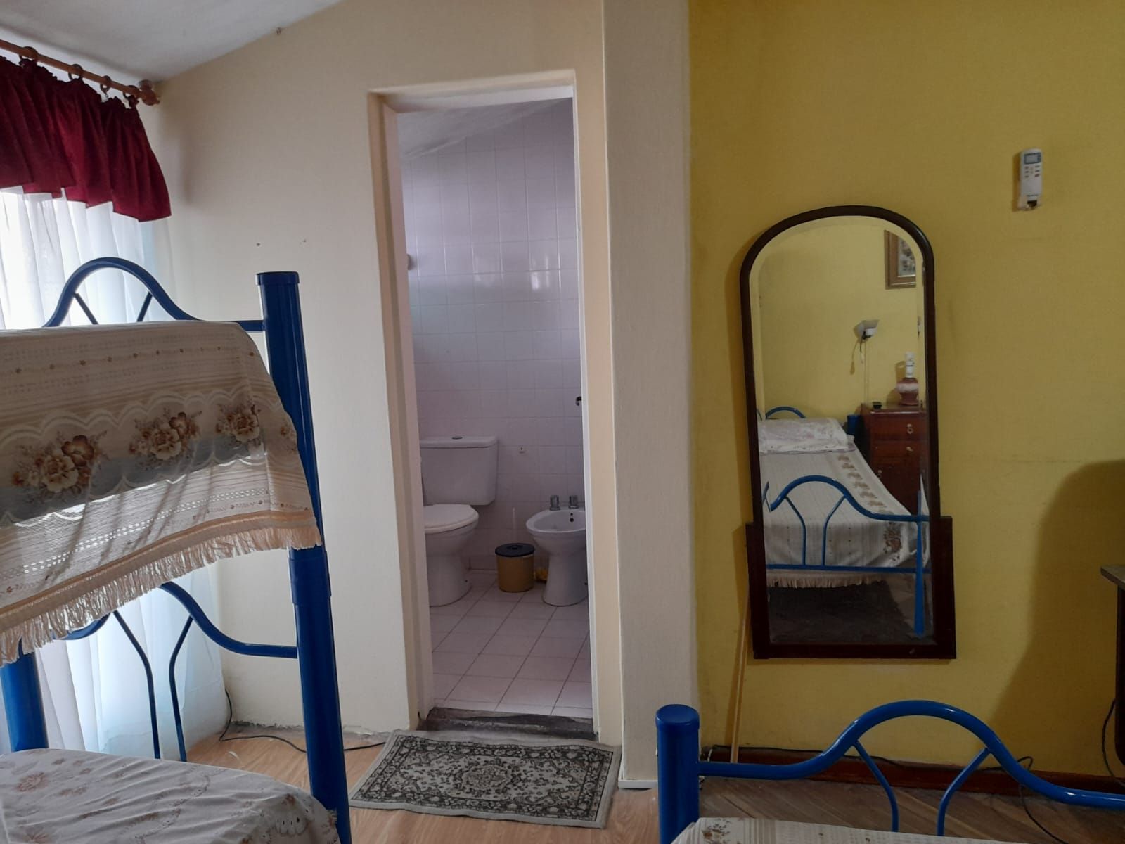EXCELENTE PROPIEDAD CASA CON 3 DPTOS DE 2 AMB. A METROS DE LAS TERMAS DE FEDERACION- PCIA. ENTRE RIOS - 4