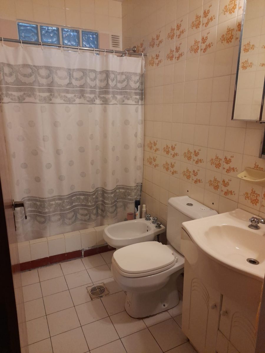 EXCELENTE PROPIEDAD CASA CON 3 DPTOS DE 2 AMB. A METROS DE LAS TERMAS DE FEDERACION- PCIA. ENTRE RIOS - 14