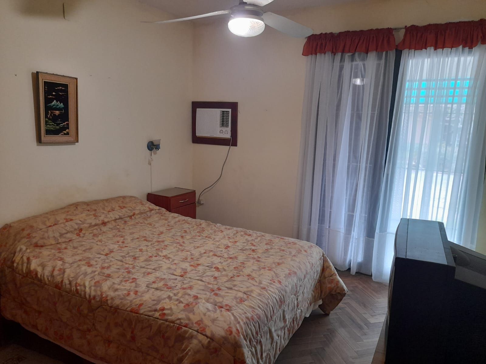 EXCELENTE PROPIEDAD CASA CON 3 DPTOS DE 2 AMB. A METROS DE LAS TERMAS DE FEDERACION- PCIA. ENTRE RIOS - 16