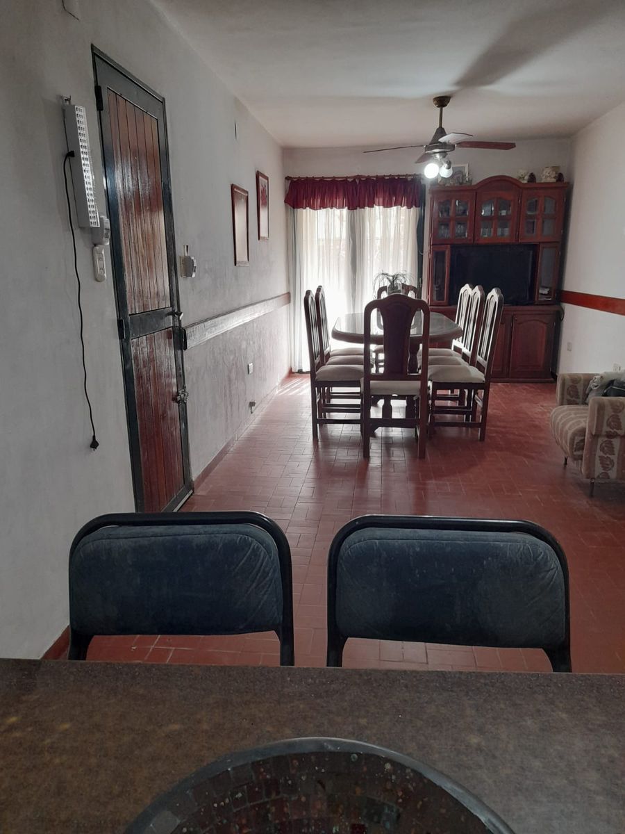 EXCELENTE PROPIEDAD CASA CON 3 DPTOS DE 2 AMB. A METROS DE LAS TERMAS DE FEDERACION- PCIA. ENTRE RIOS - 21