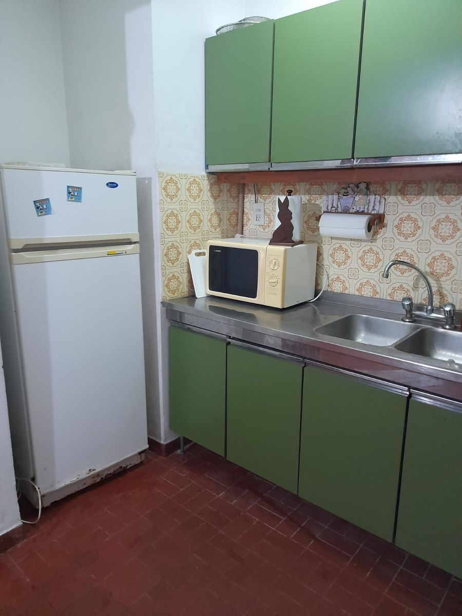 EXCELENTE PROPIEDAD CASA CON 3 DPTOS DE 2 AMB. A METROS DE LAS TERMAS DE FEDERACION- PCIA. ENTRE RIOS - 25