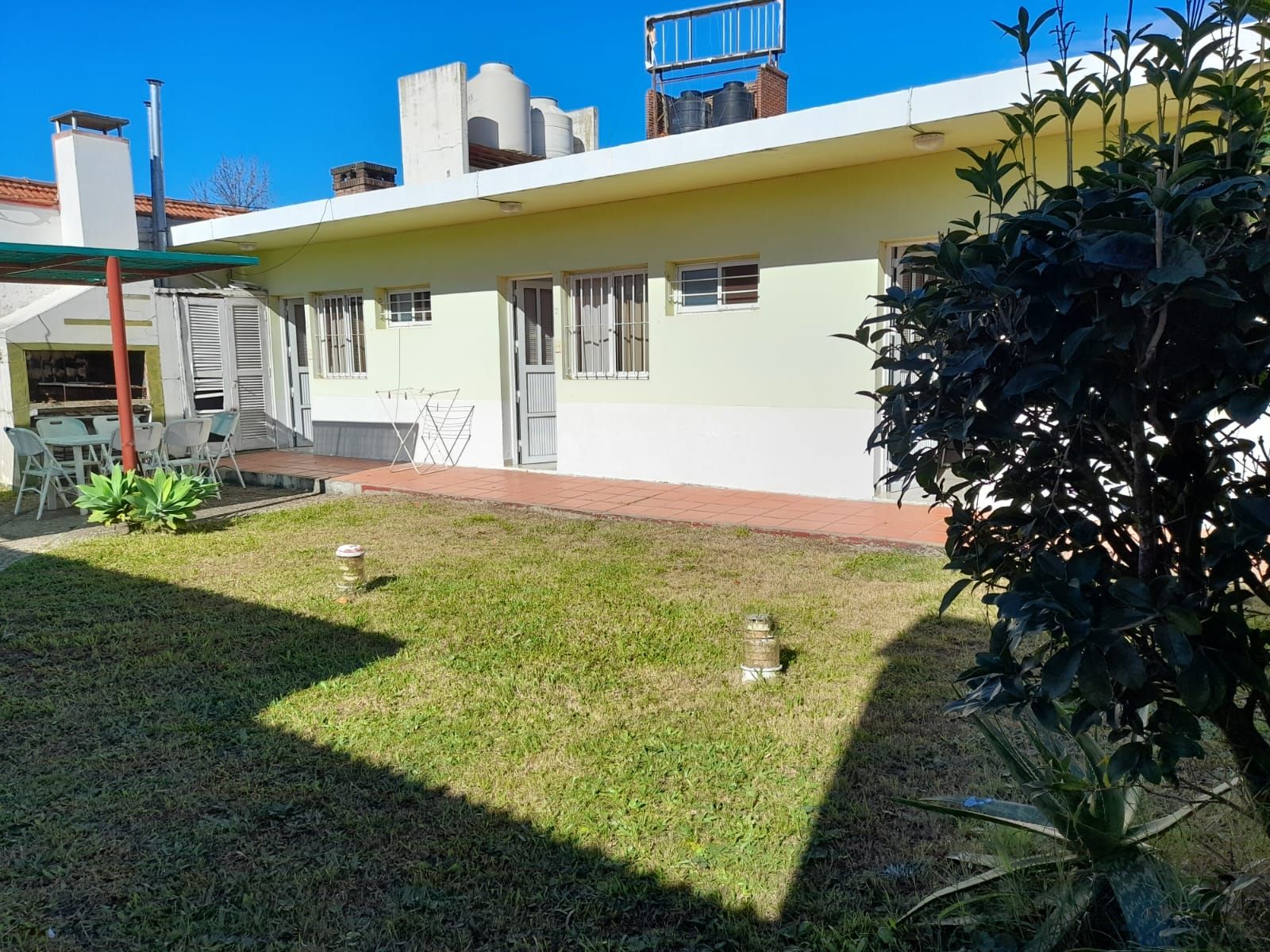 EXCELENTE PROPIEDAD CASA CON 3 DPTOS DE 2 AMB. A METROS DE LAS TERMAS DE FEDERACION- PCIA. ENTRE RIOS - 27