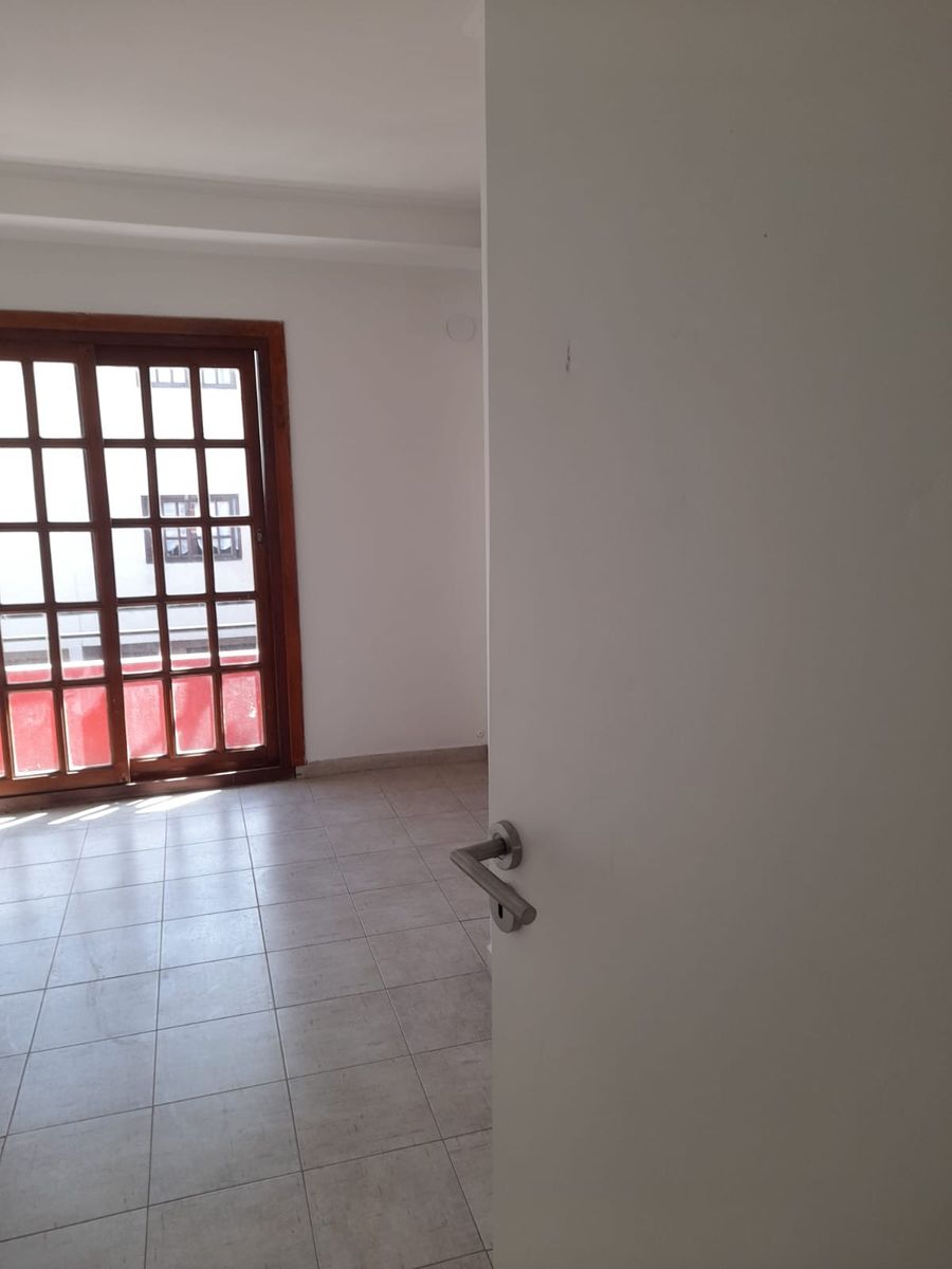 Alquilo duplex de 3 ambientes con cochera — foto 3