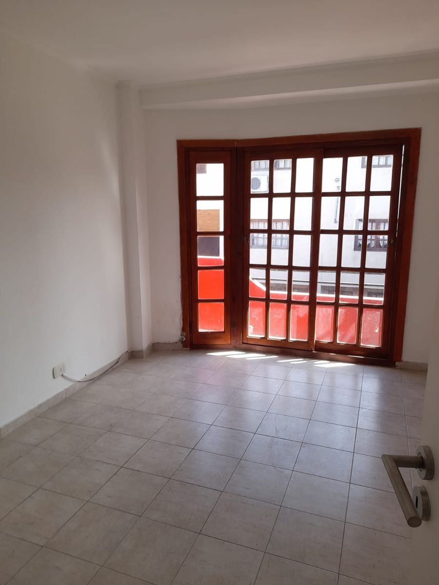 Alquilo duplex de 3 ambientes con cochera — foto 7