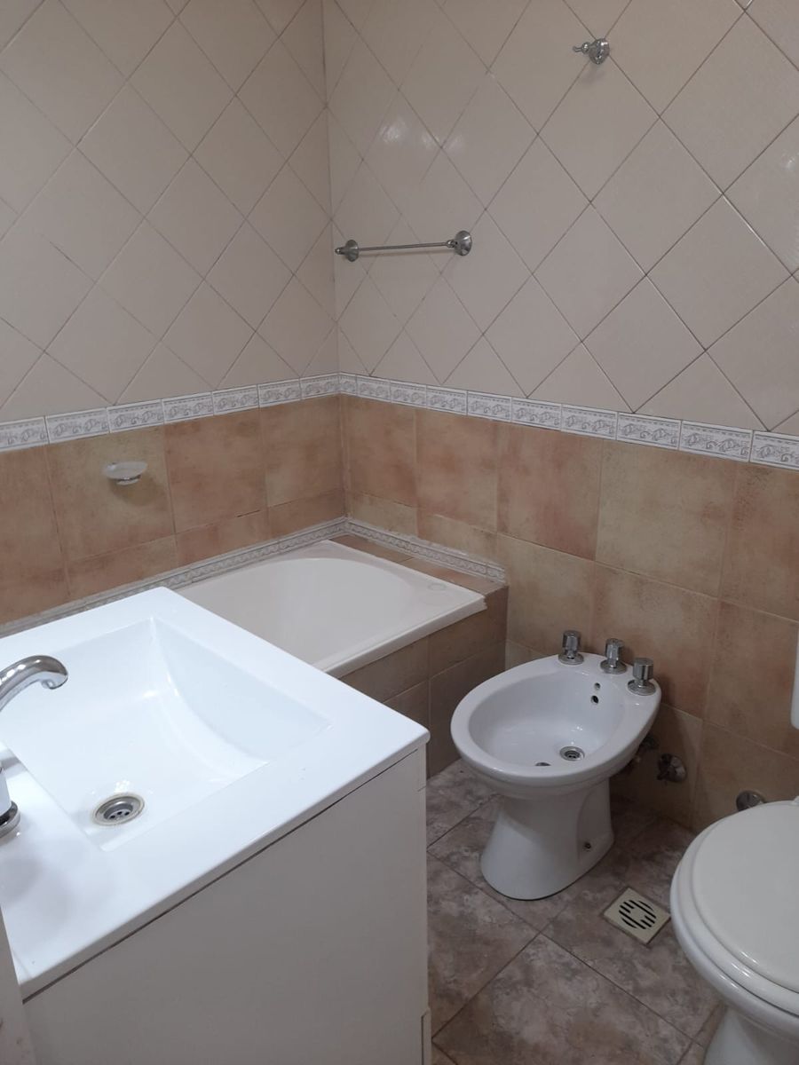 Alquilo duplex de 3 ambientes con cochera — foto 10