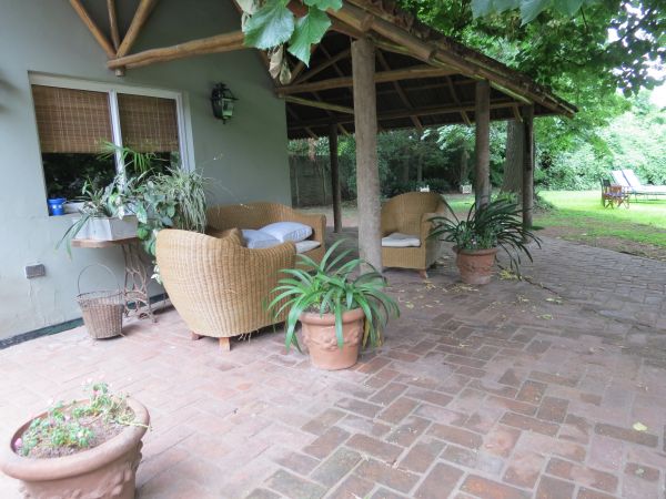 Importante Chalet con gran lote parquizado en zona recidencial — foto 2