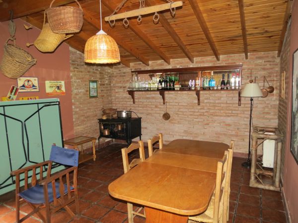 Importante Chalet con gran lote parquizado en zona recidencial — foto 3