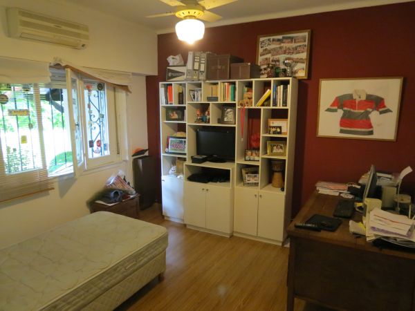 Importante Chalet con gran lote parquizado en zona recidencial — foto 4
