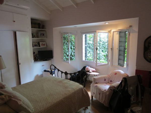 Importante Chalet con gran lote parquizado en zona recidencial — foto 5