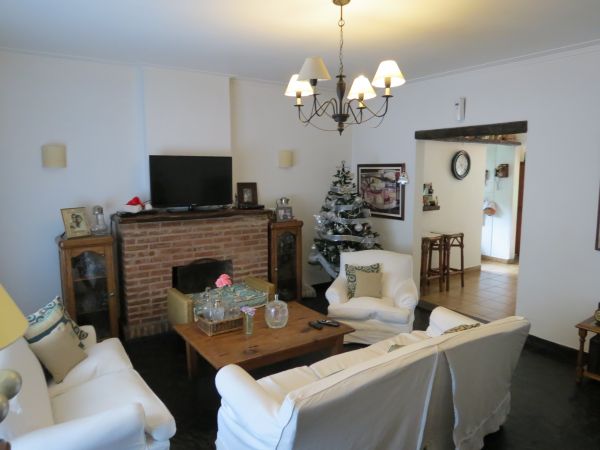 Importante Chalet con gran lote parquizado en zona recidencial — foto 7